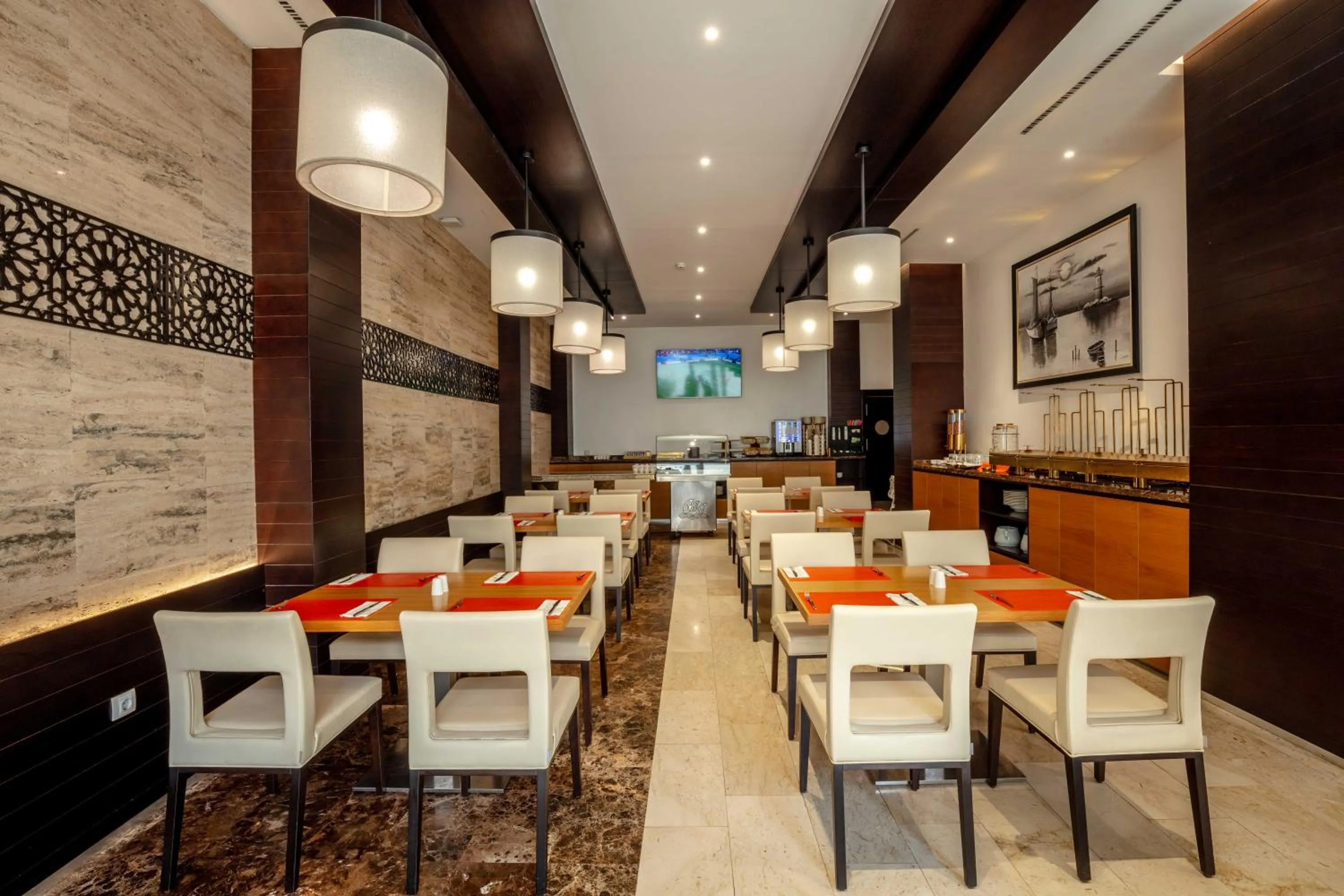 Restaurant/places to eat in Hotel Best Night 2