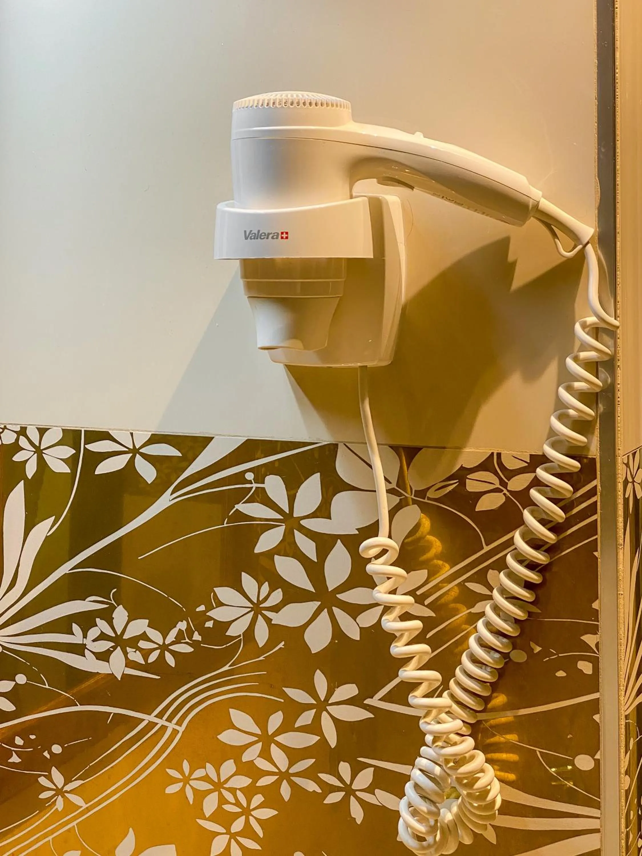 heating in Hotel Best Night 2