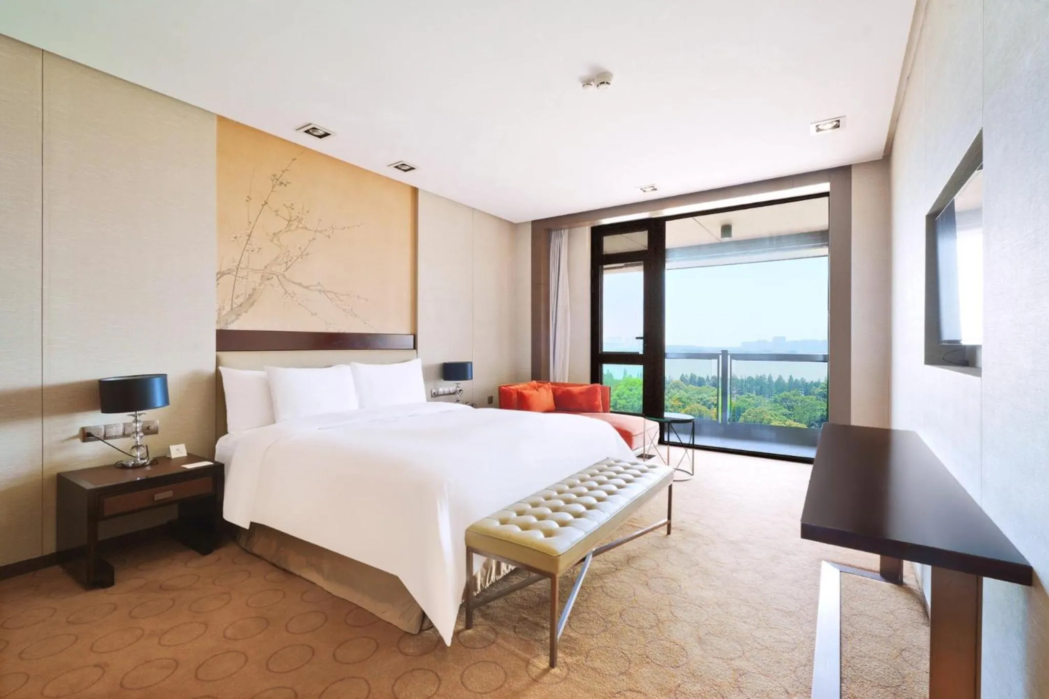 Photo of the whole room, Bed in Crowne Plaza Xuzhou Dalong Lake by IHG