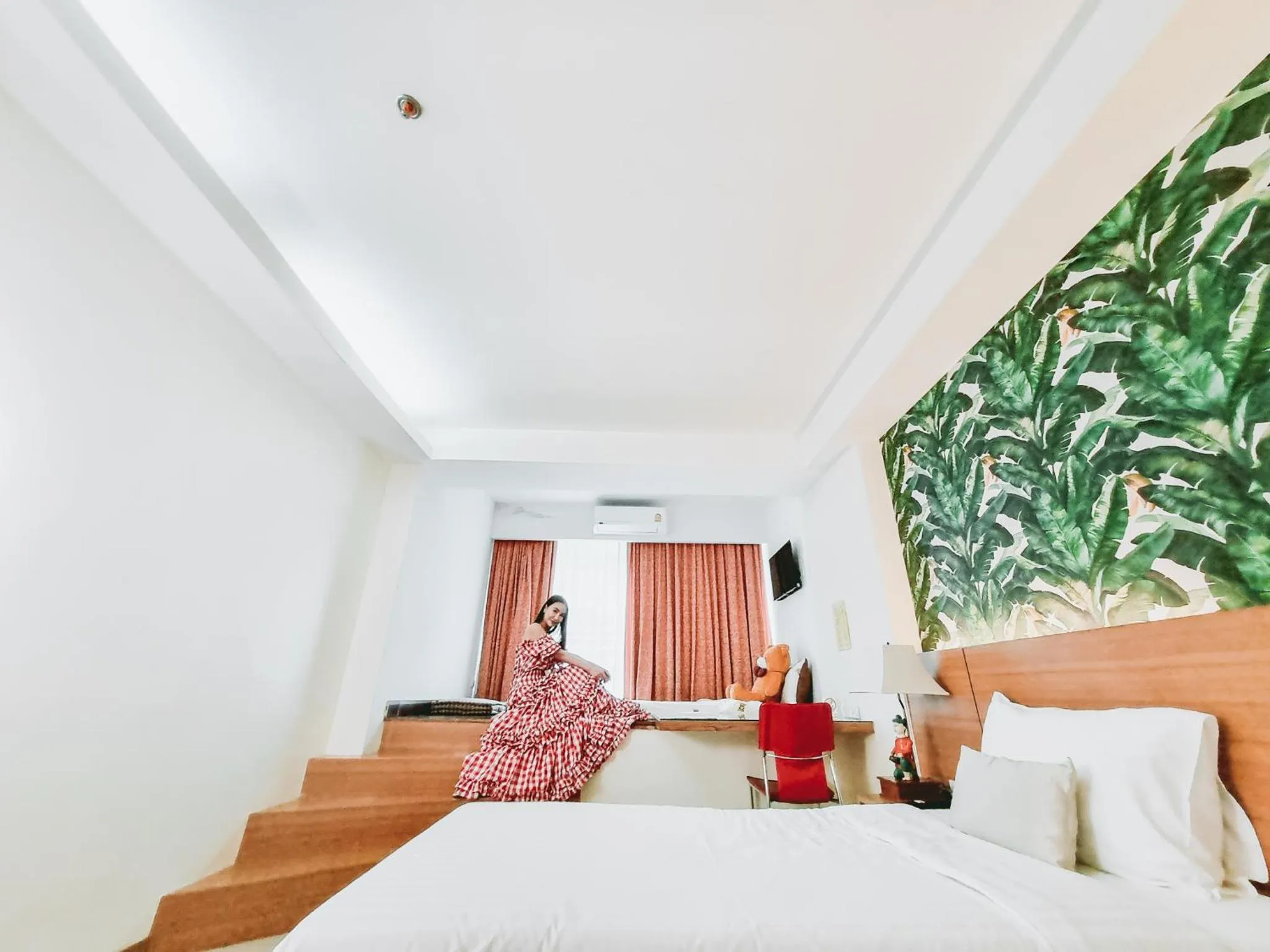 Guests, Bed in P2 Boutique