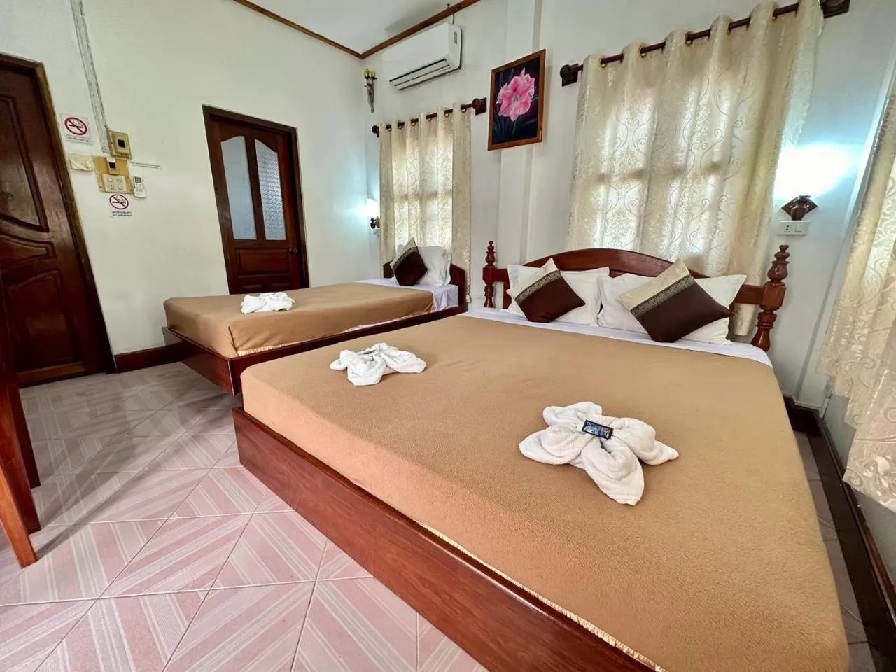 Bedroom, Bed in Rattana Guesthouse