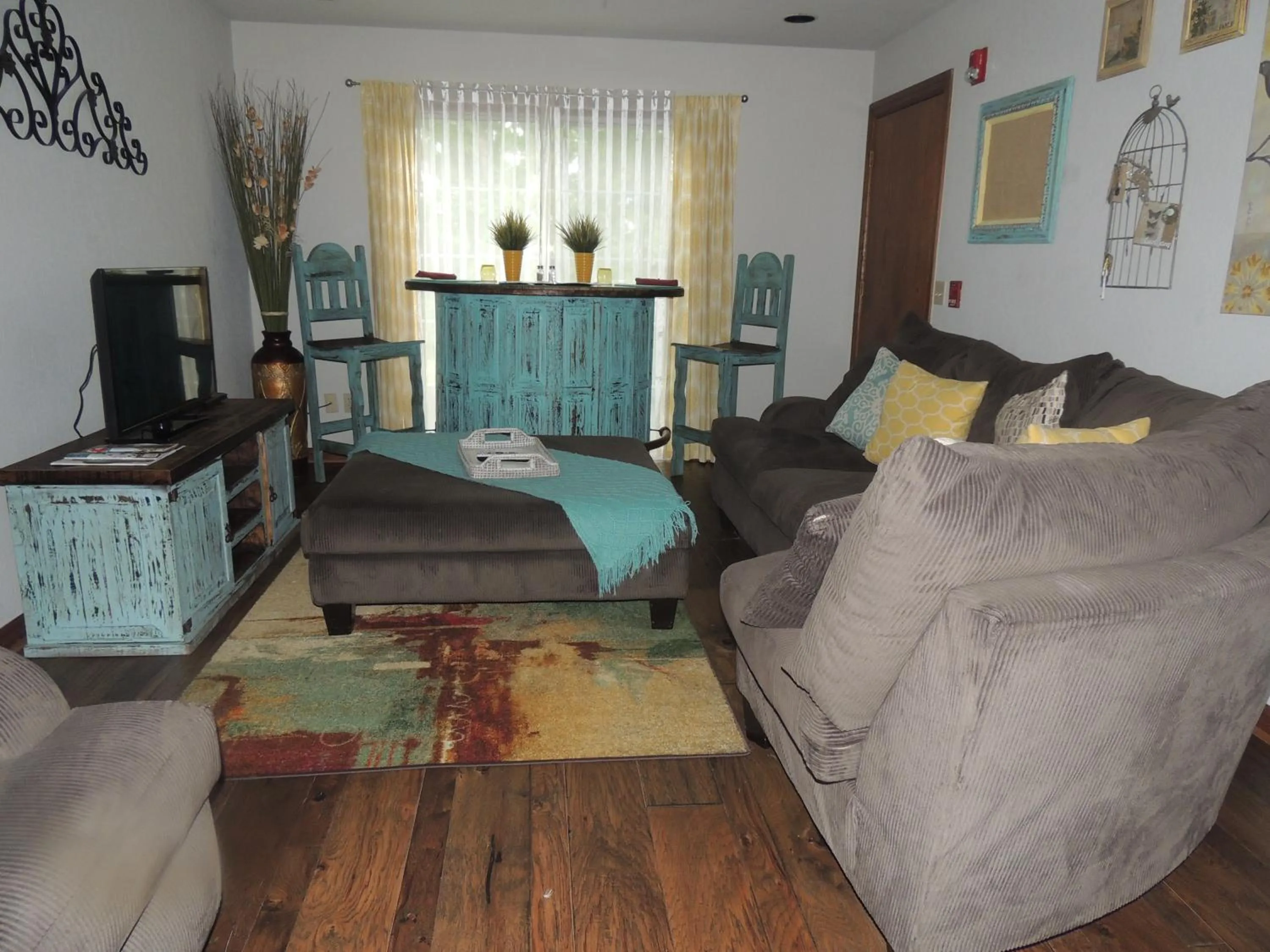 The Whispering Pines Inn