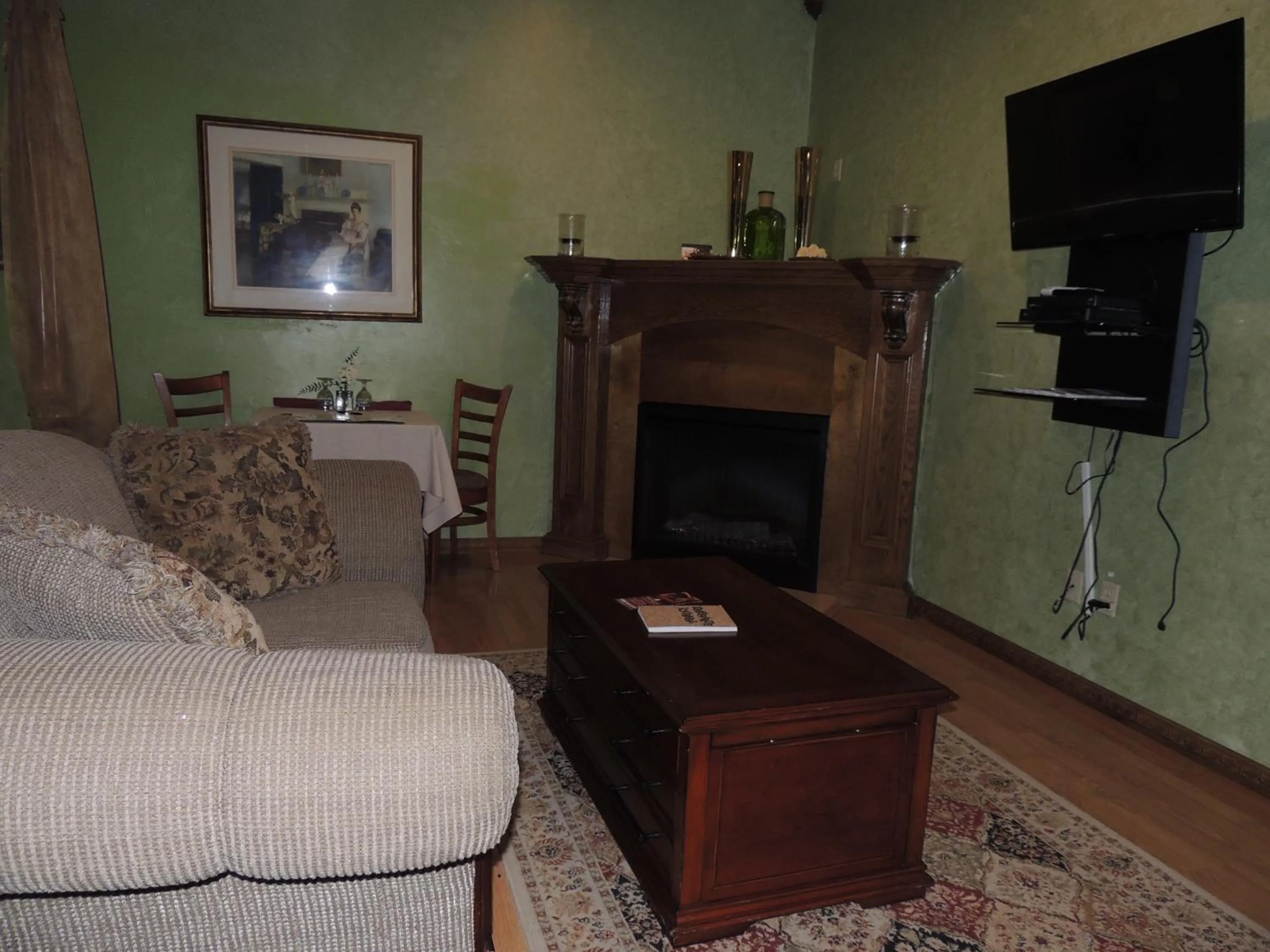 The Whispering Pines Inn