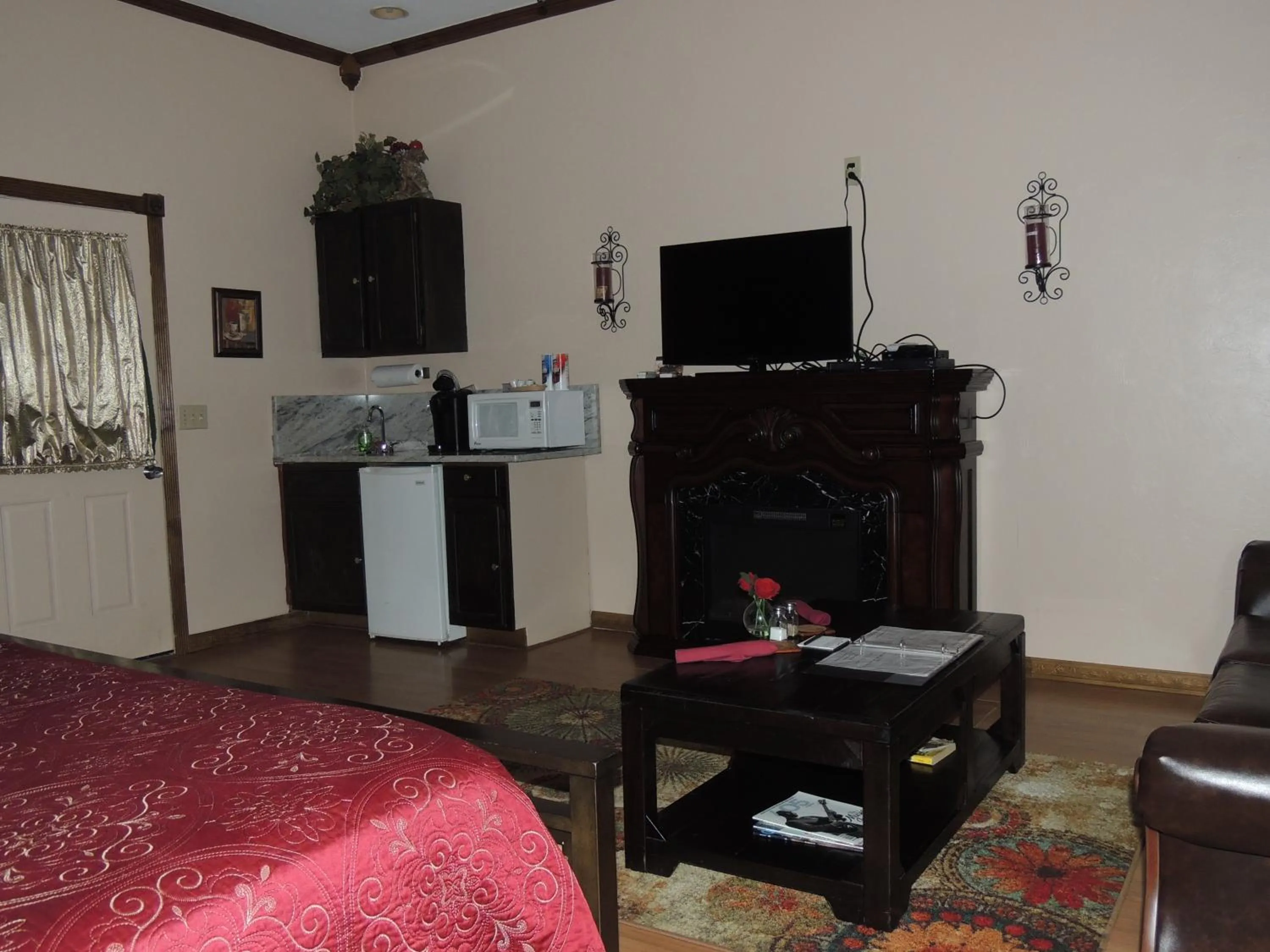 The Whispering Pines Inn