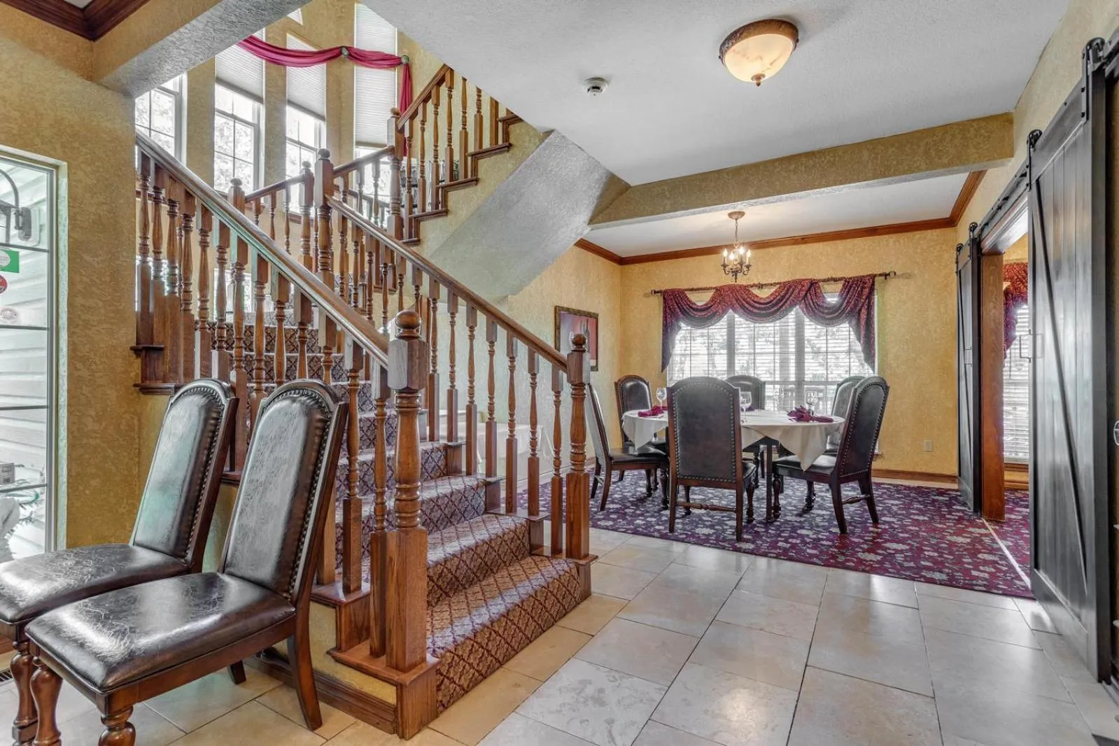 Restaurant/places to eat in The Whispering Pines Inn