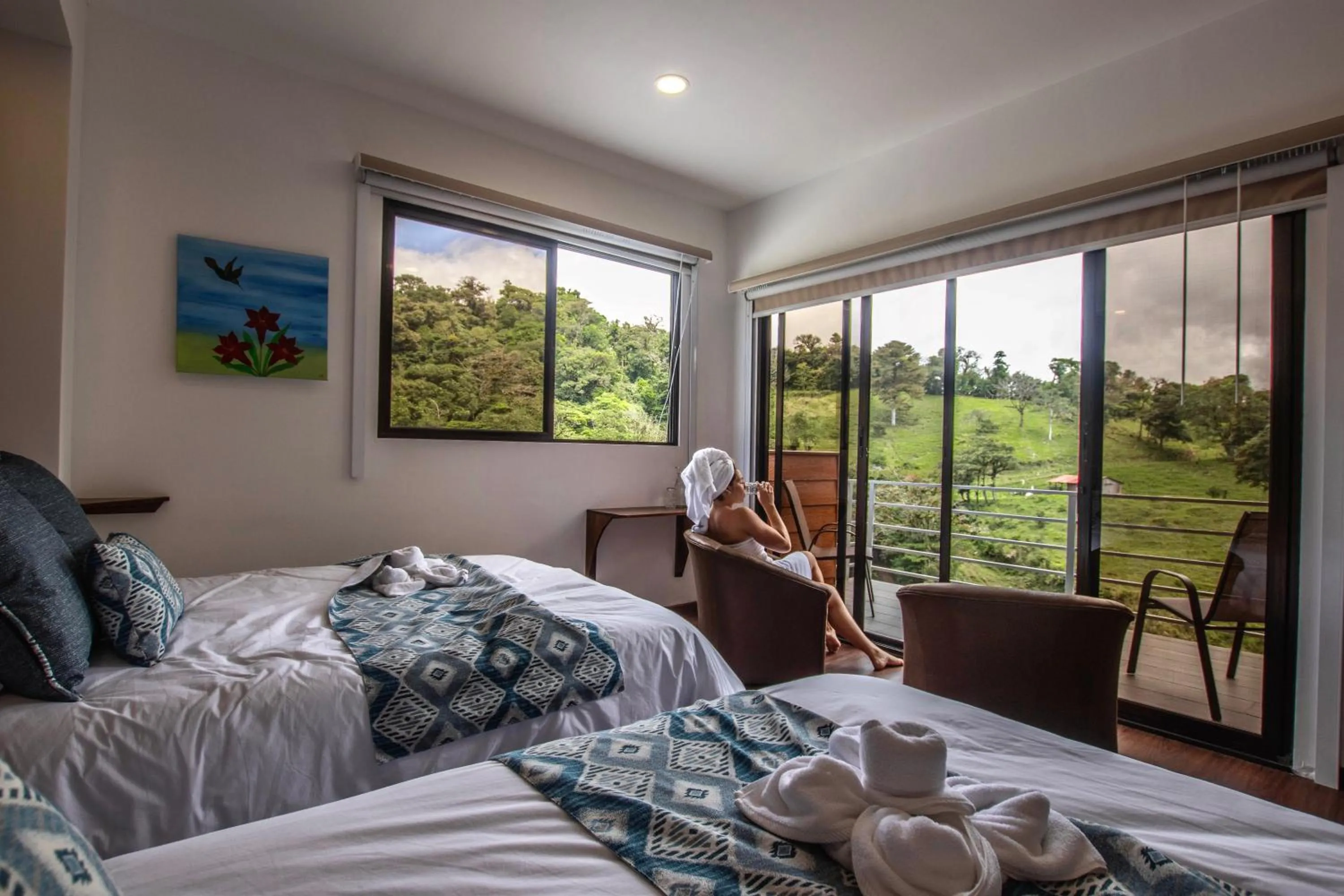 Bed in Burbi Lake Lodge Monteverde