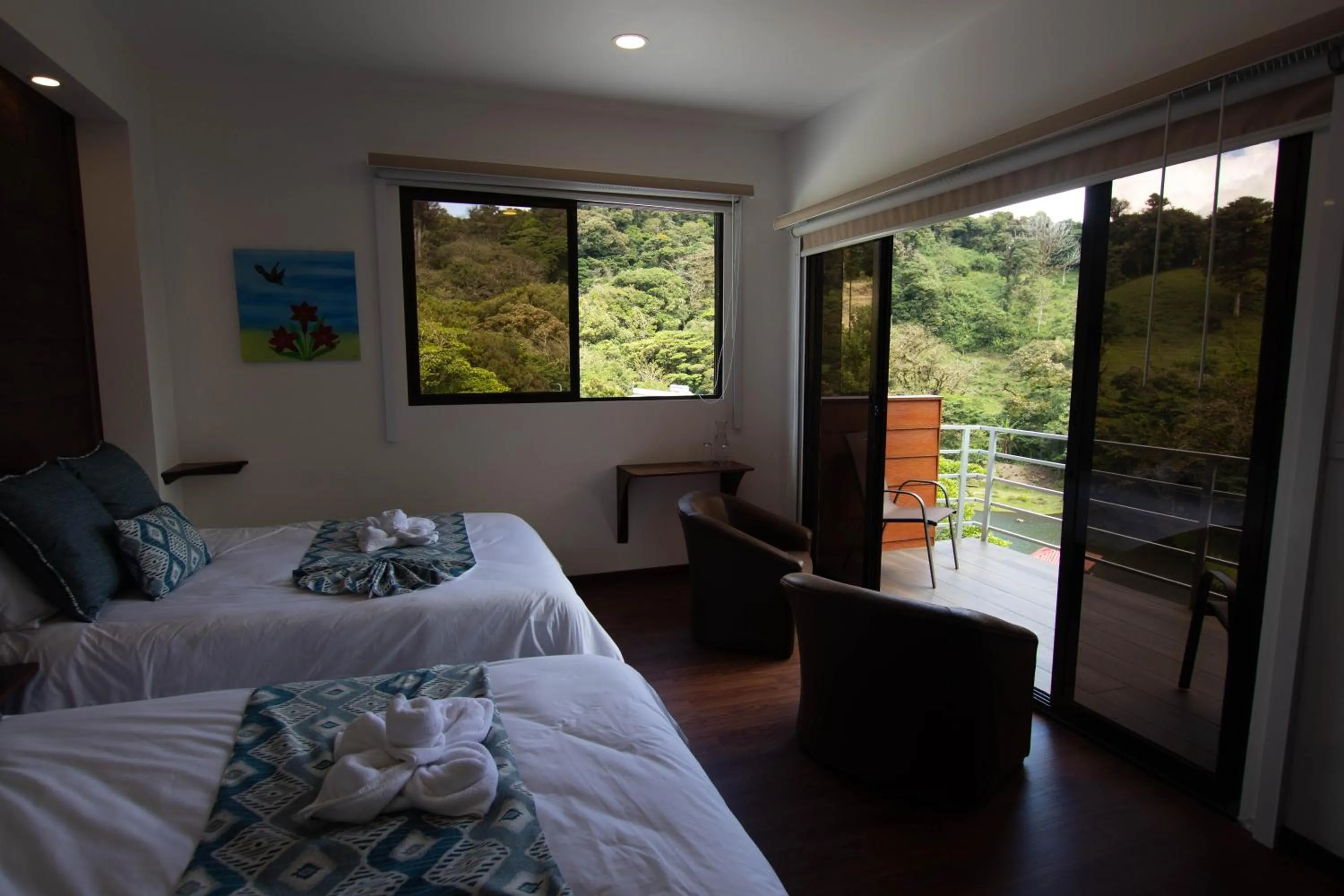 Photo of the whole room, Bed in Burbi Lake Lodge Monteverde