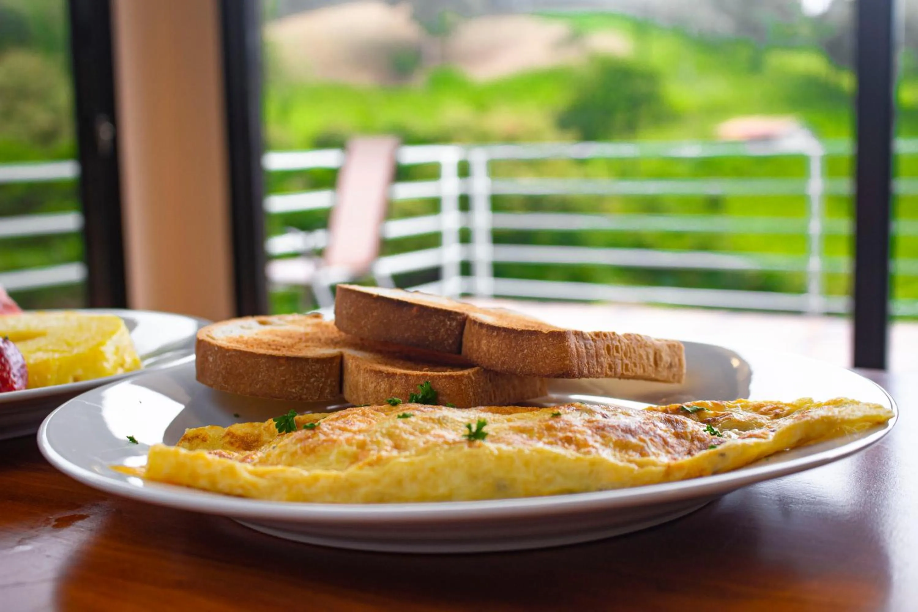 Breakfast in Burbi Lake Lodge Monteverde