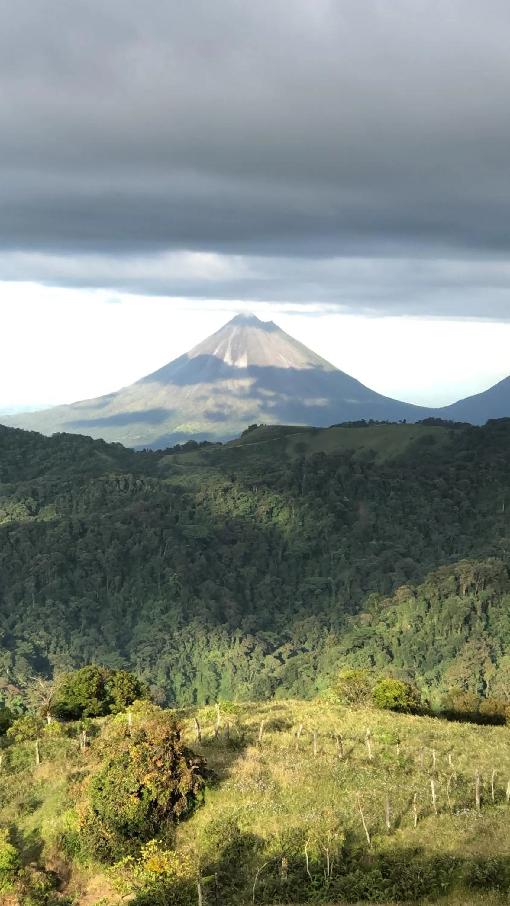 Natural landscape in Burbi Lake Lodge Monteverde