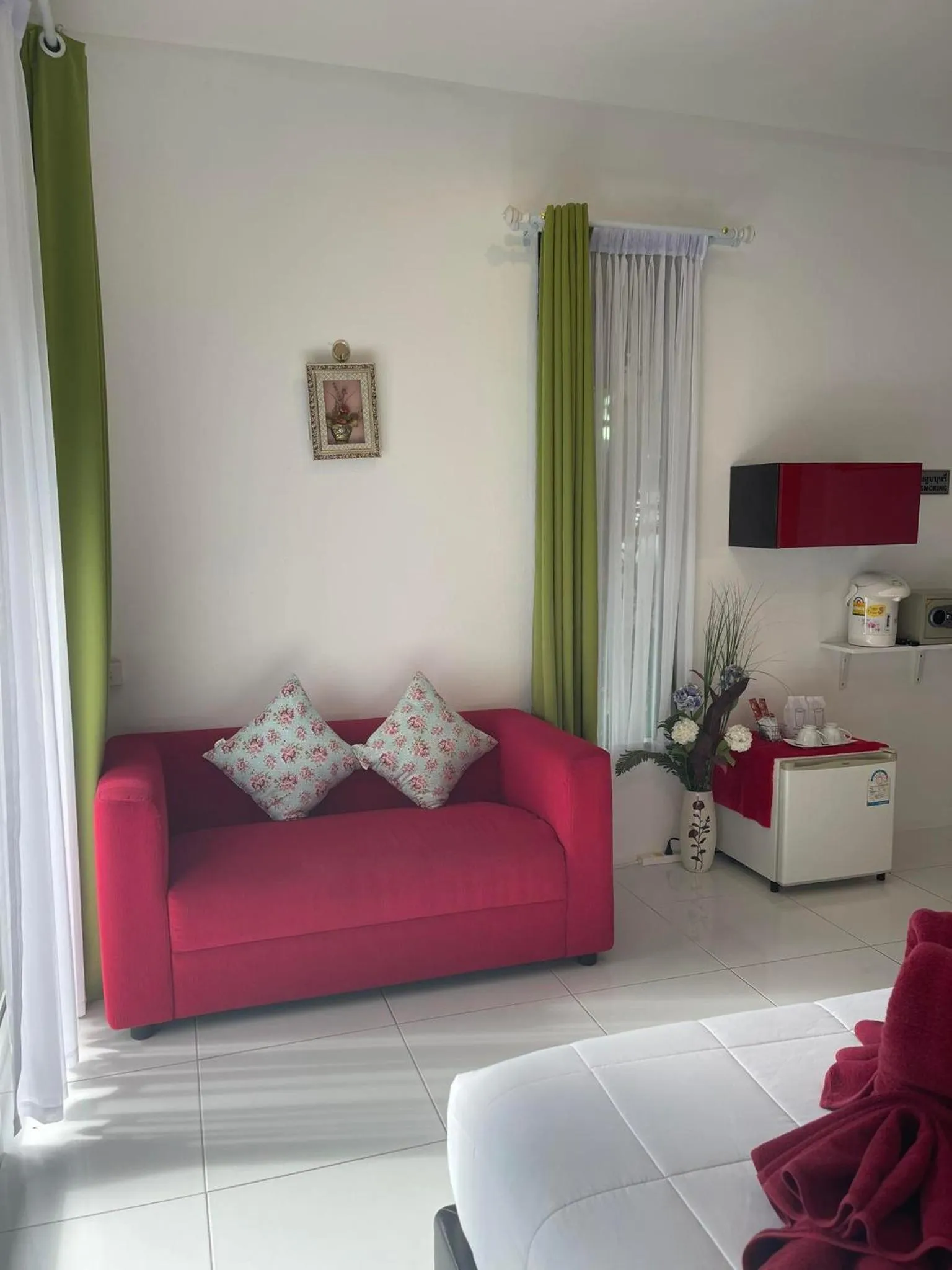 Bed in Phangan Cove Beach Resort