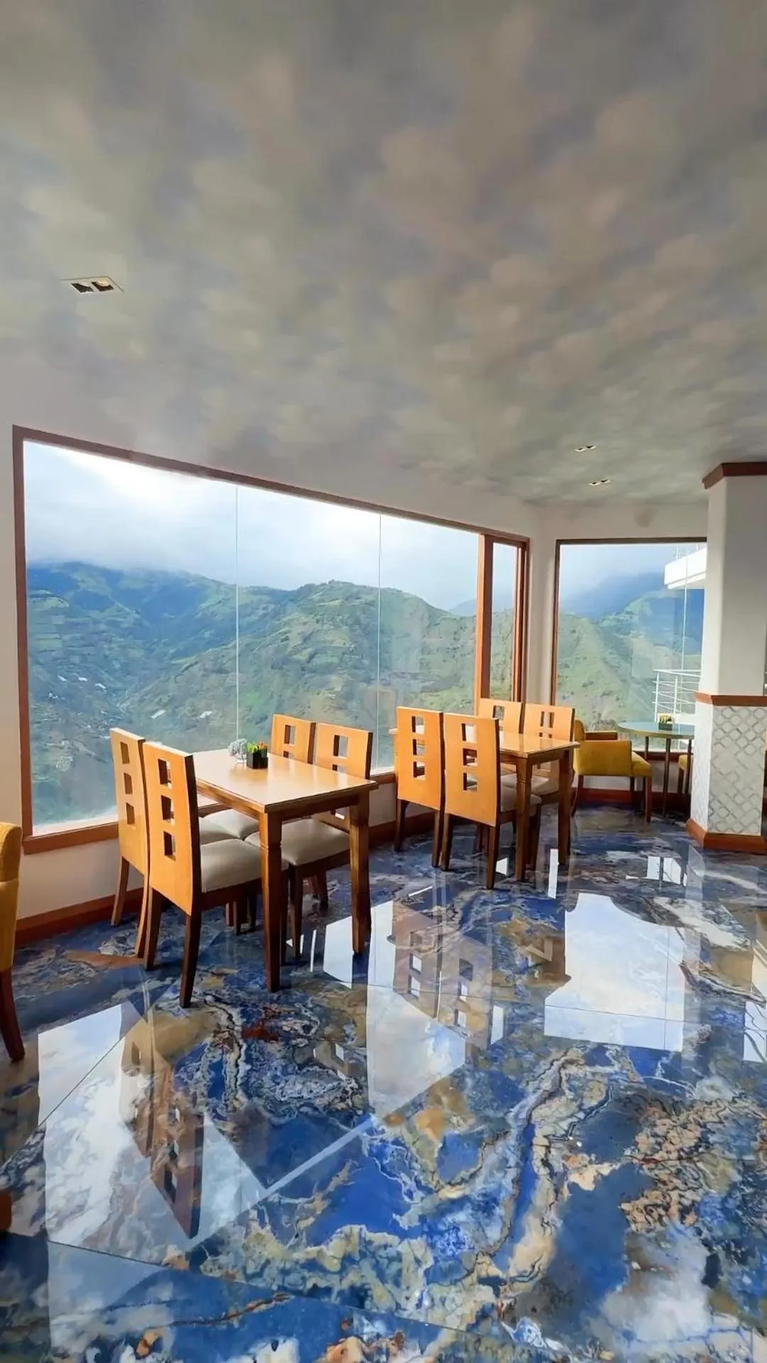 Restaurant/places to eat in Luna Volcán, Adventure SPA - formerly Luna Runtún