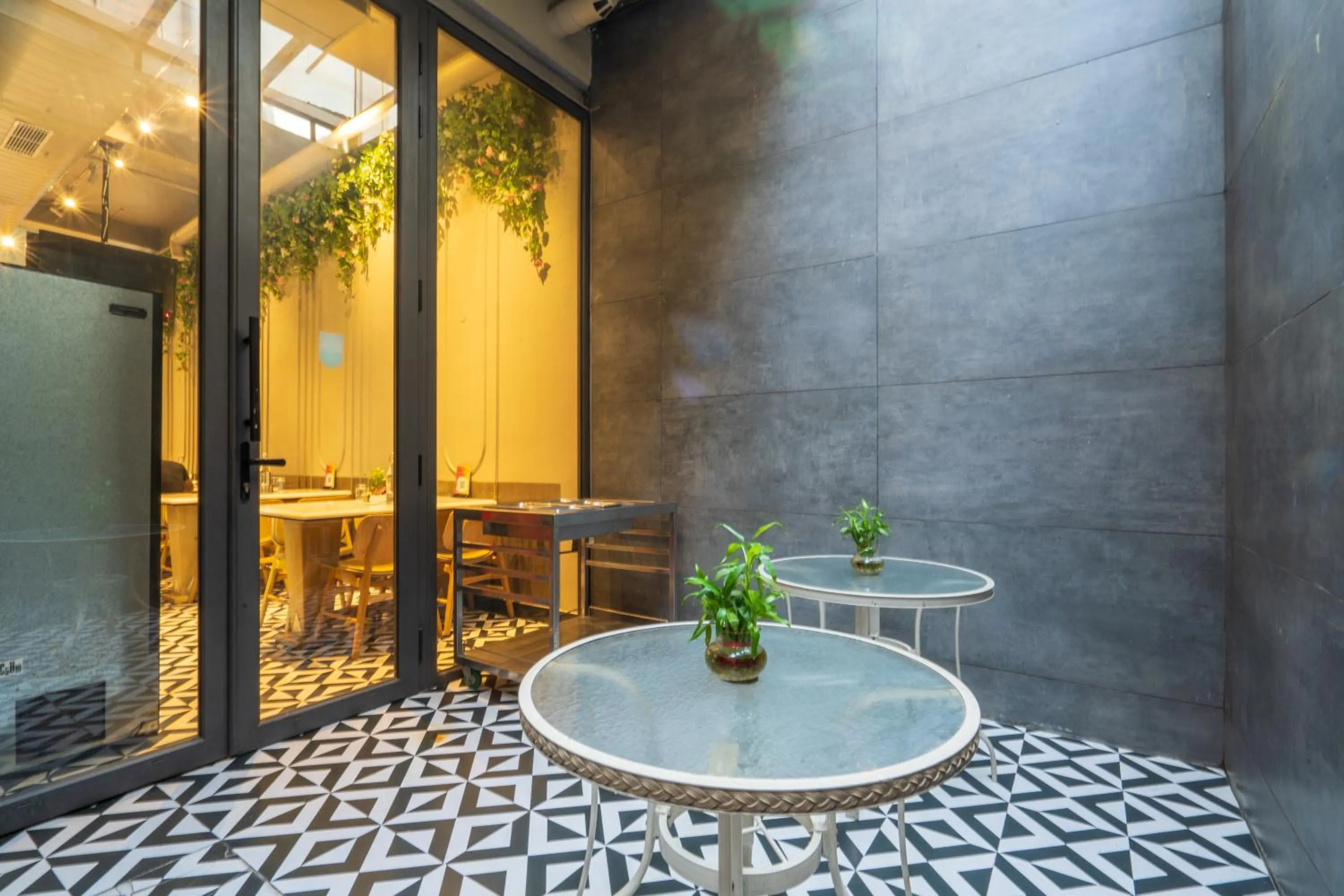 Seating area in Cosy Grand, Chanakyapuri by The Cosy Hotels