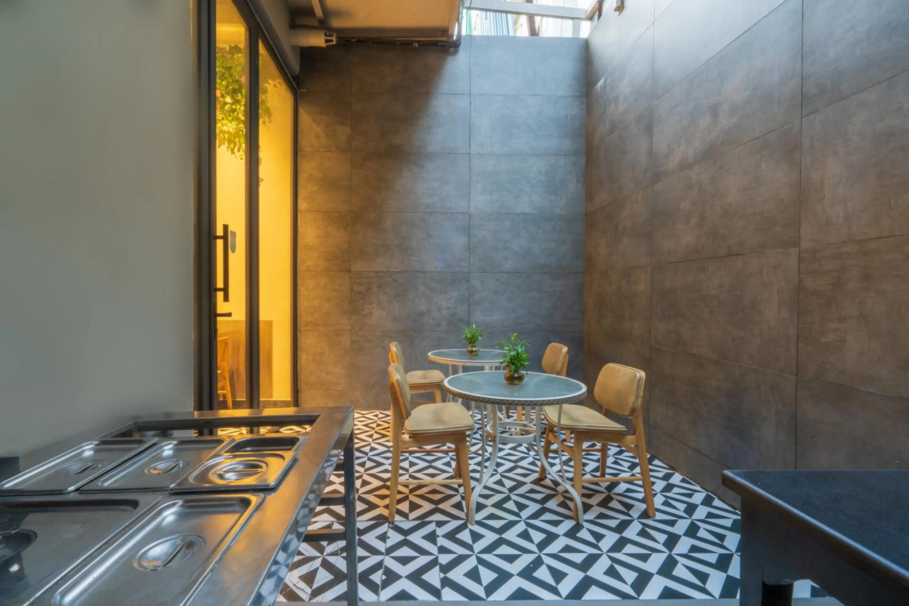 Restaurant/places to eat in Cosy Grand, Chanakyapuri by The Cosy Hotels