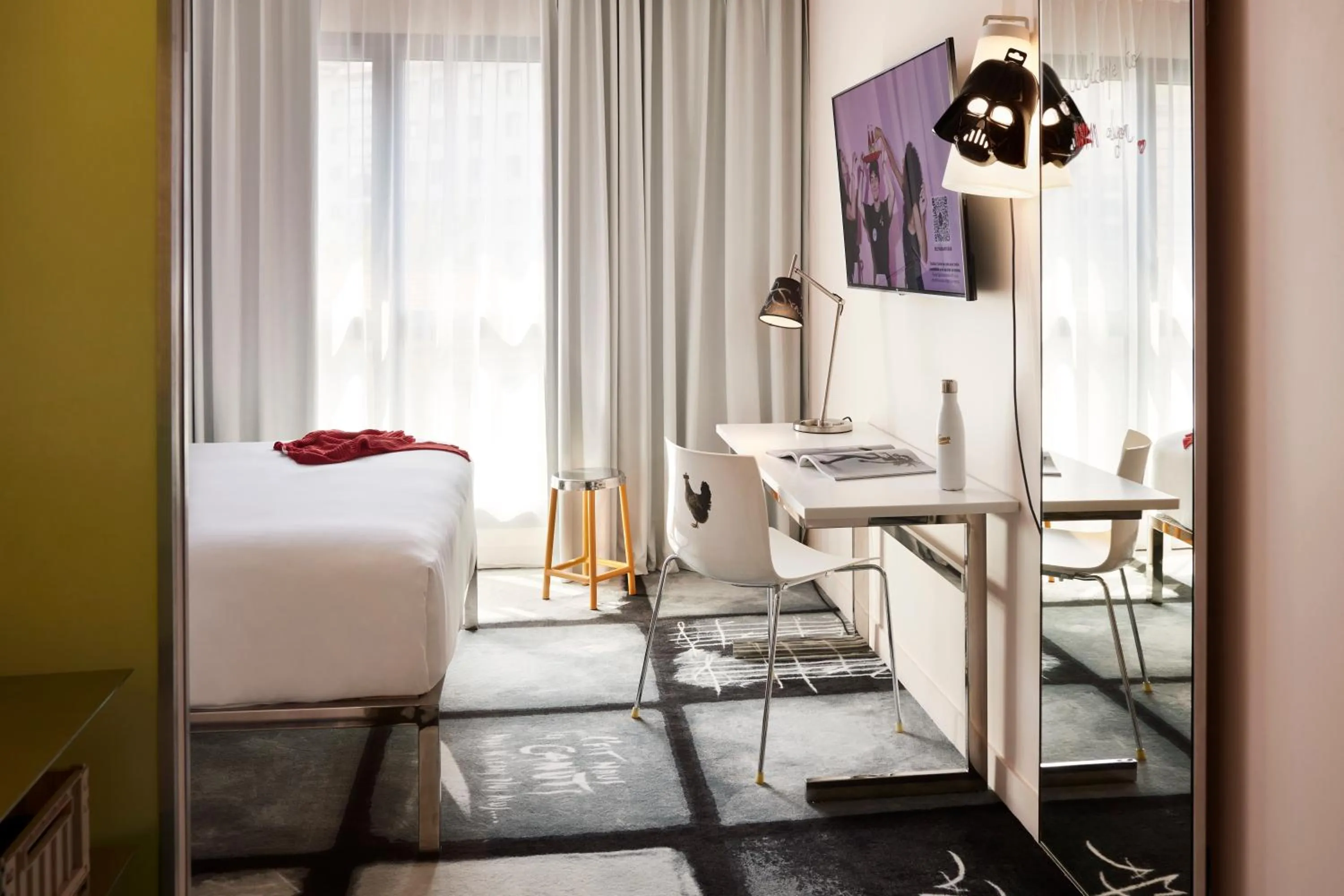 Bed in Mama Shelter Lyon