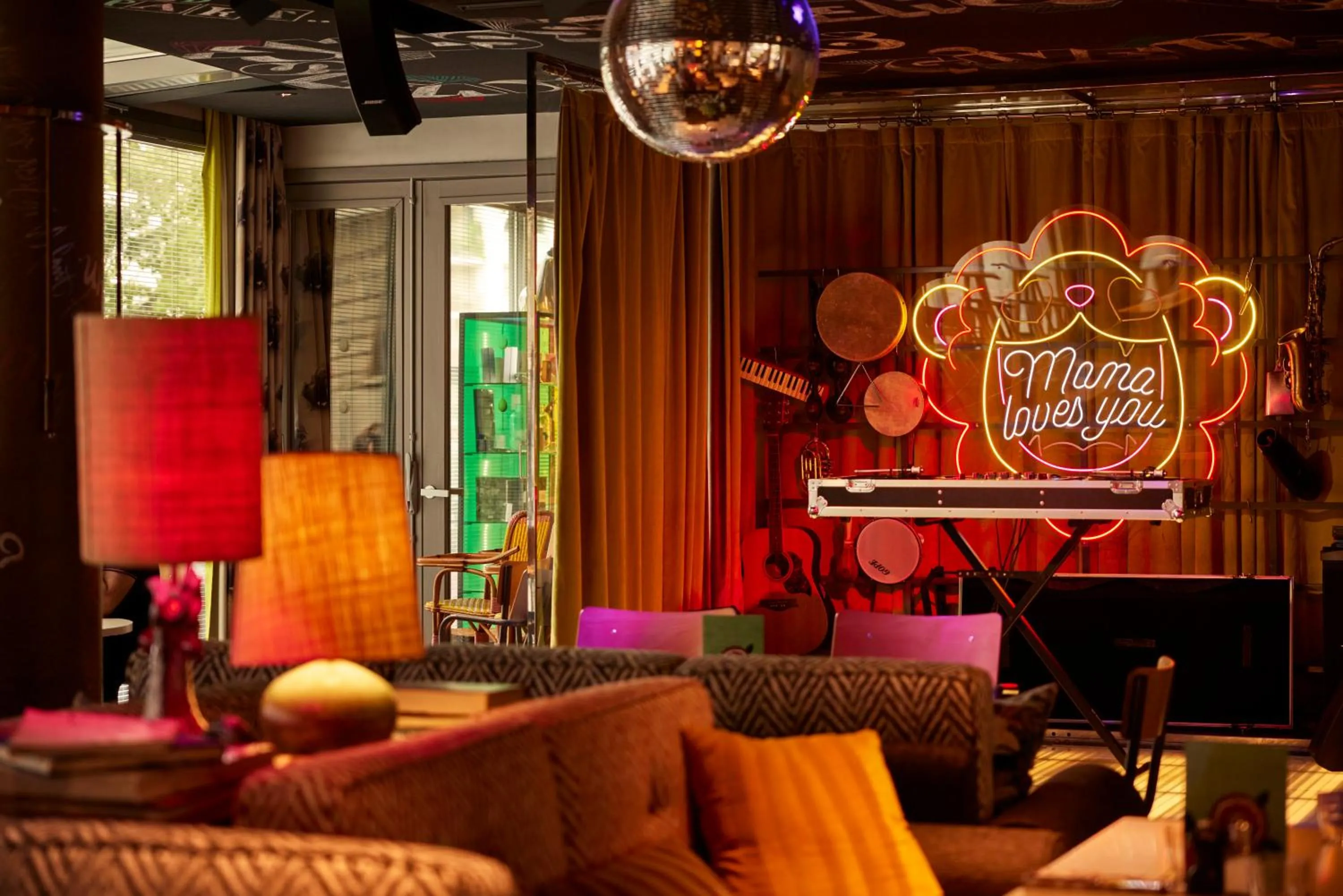 Restaurant/places to eat in Mama Shelter Lyon