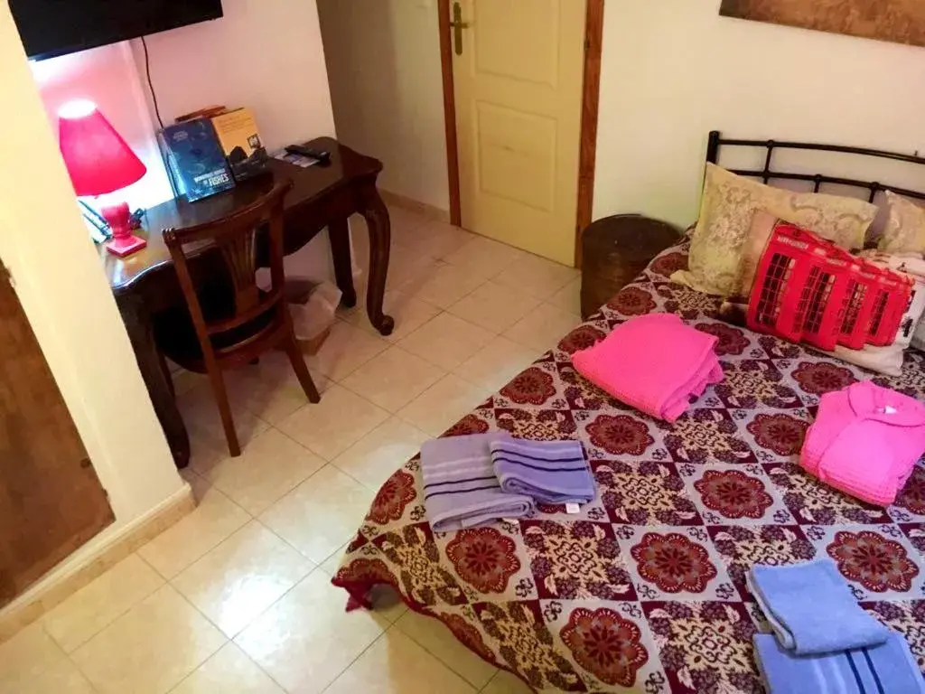 Economy Double Room in El Artista Economy Double Room in El Artista