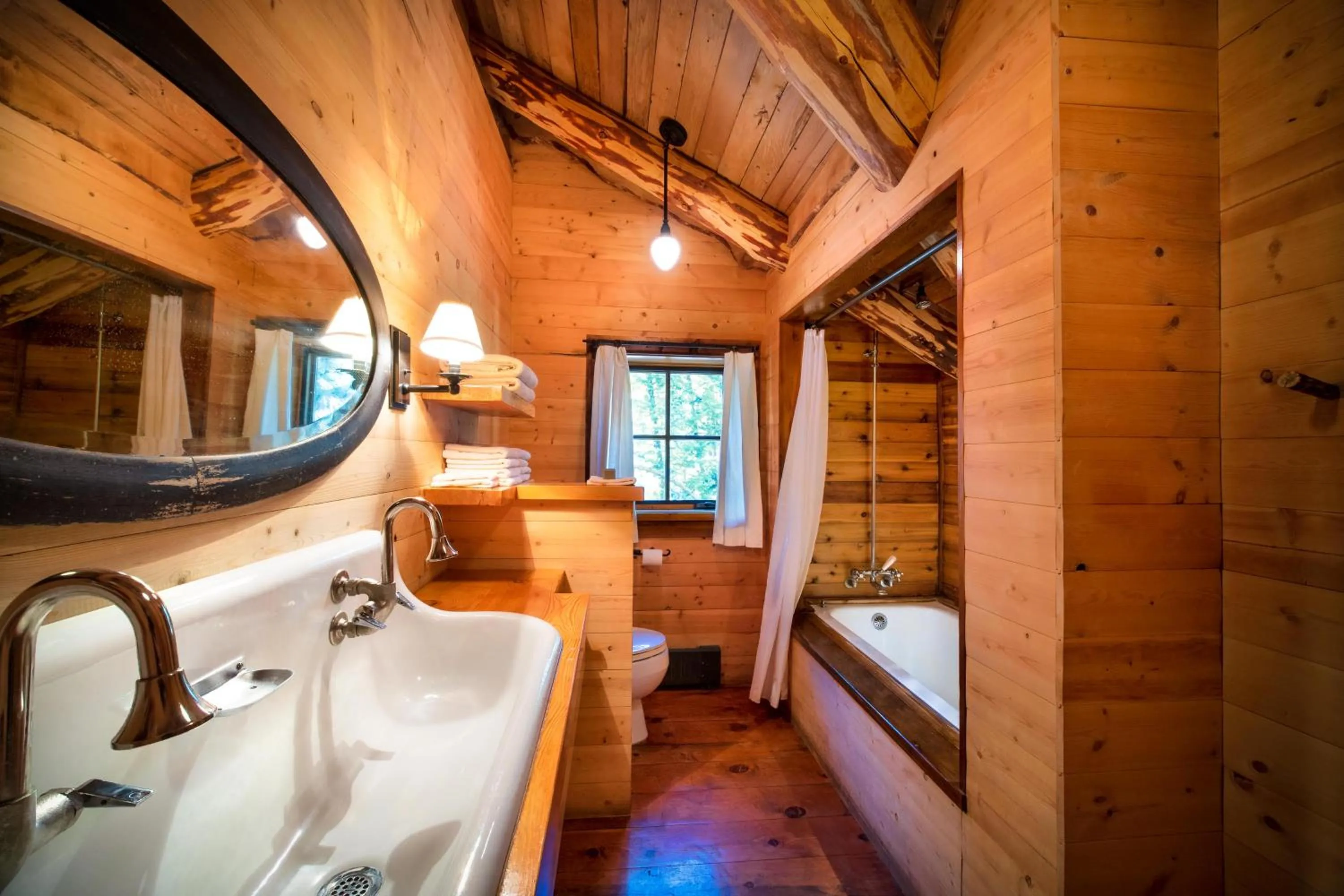 Toilet in Corkins Lodge