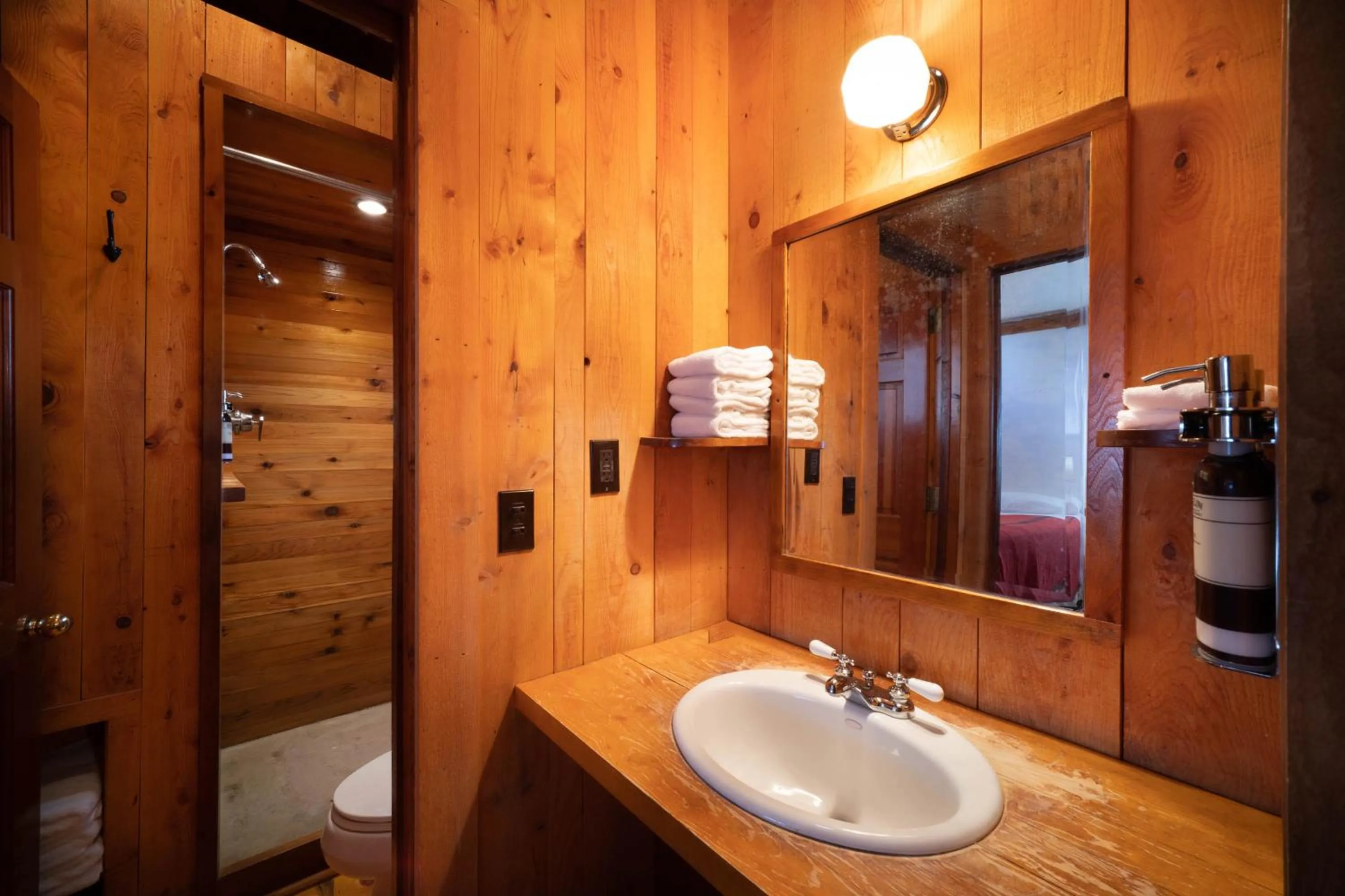 Bathroom in Corkins Lodge
