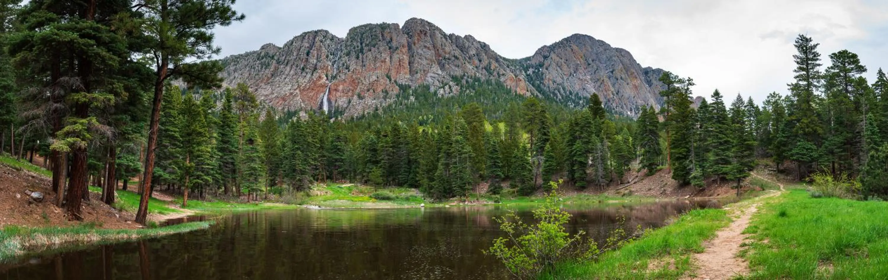 Natural landscape in Corkins Lodge