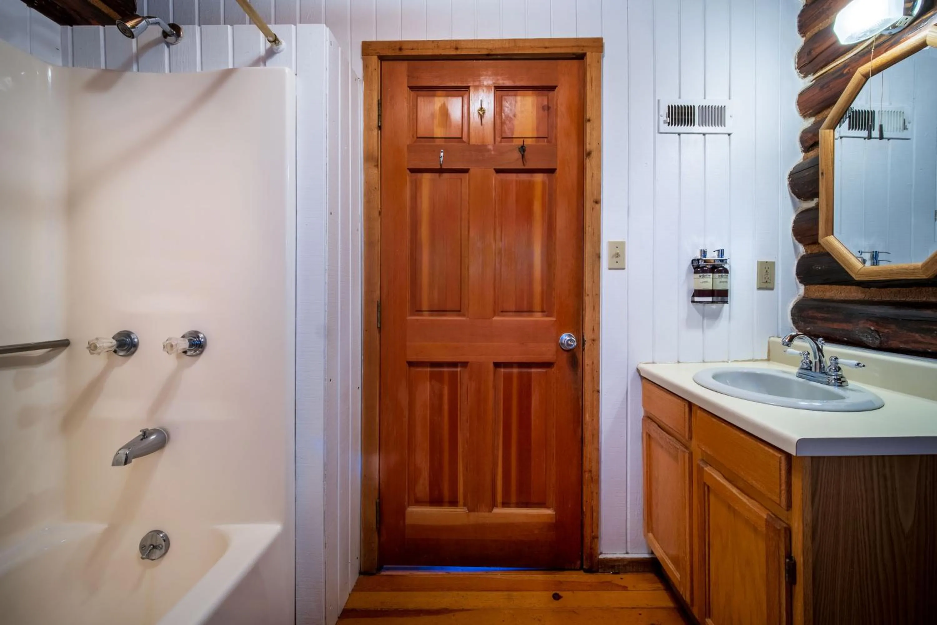 Bathroom in Corkins Lodge