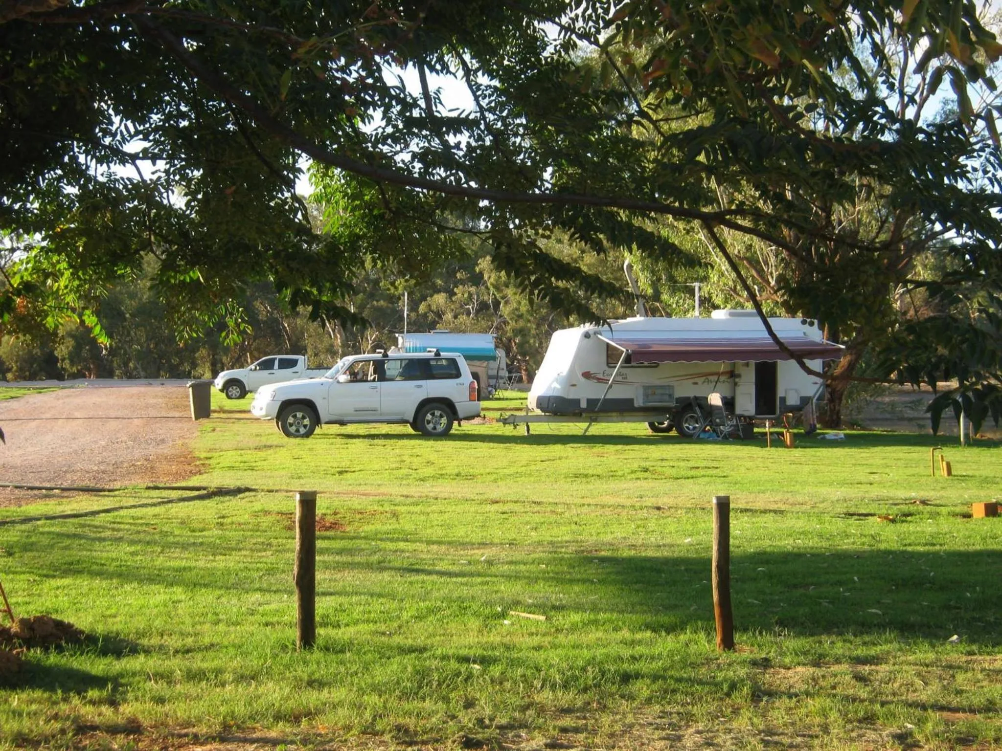 Inner courtyard view in Warrawong on the Darling Wilcannia Holiday Park