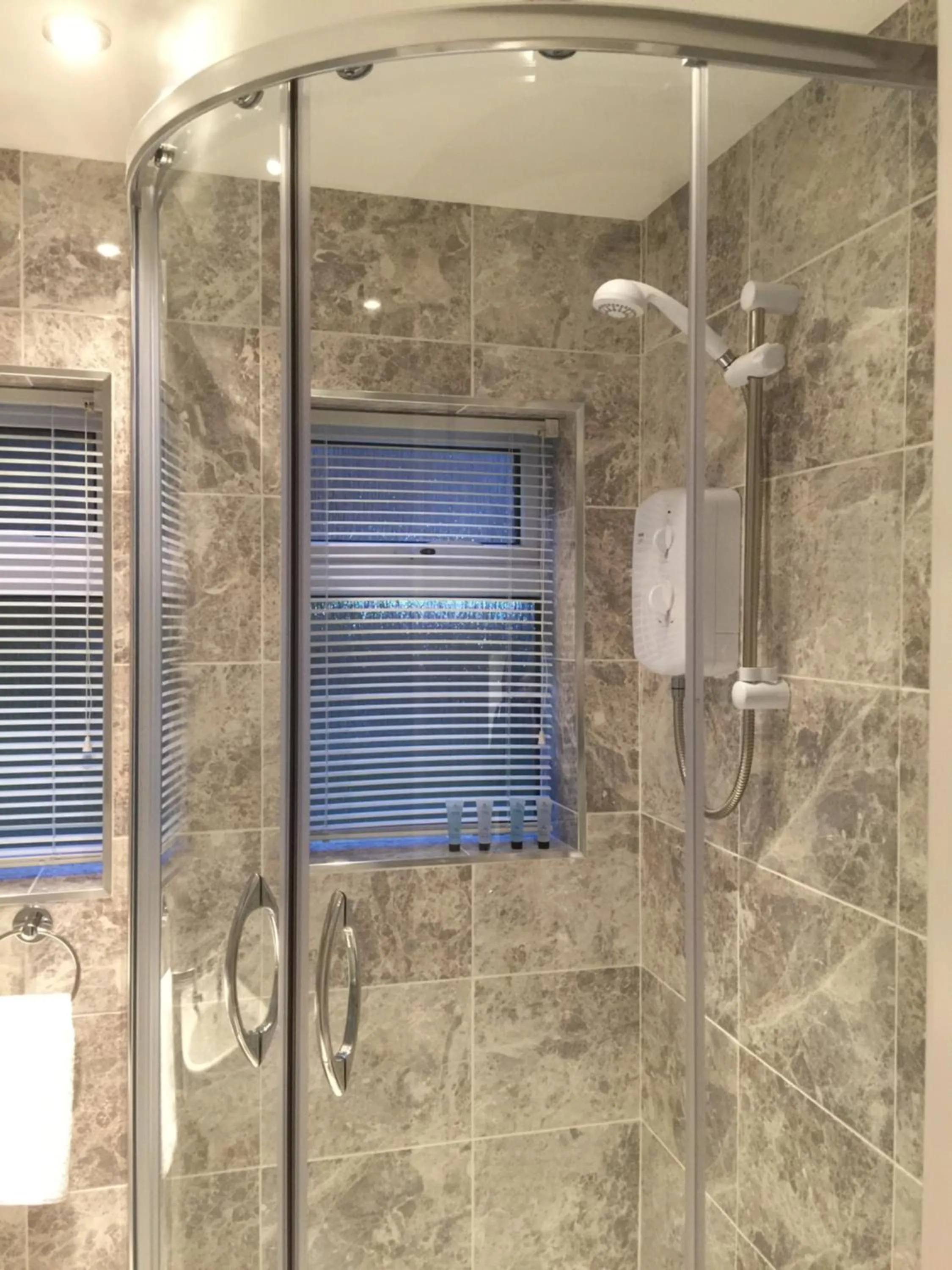 Shower in BexLet