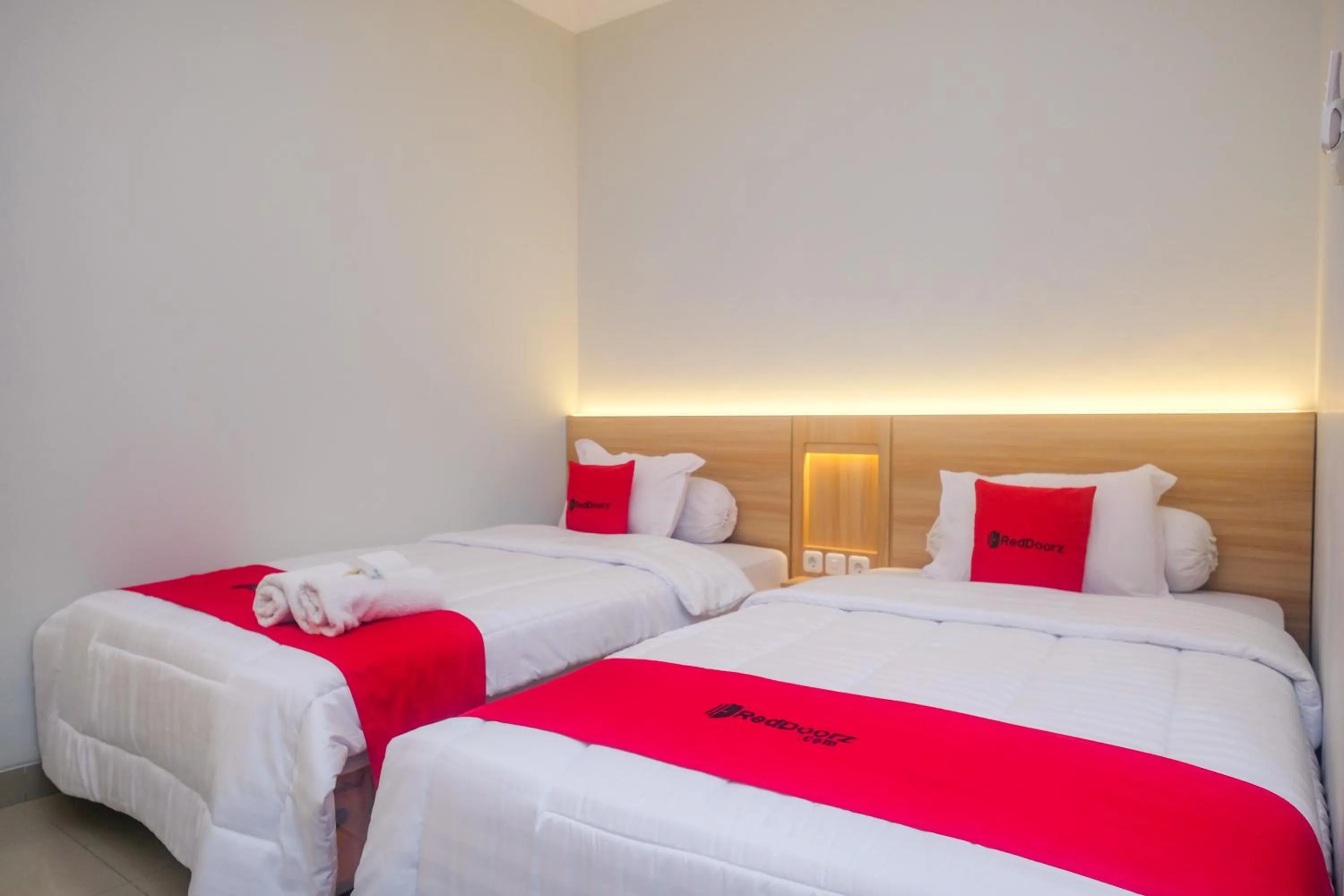 Bedroom, Bed in RedDoorz Syariah near Jogja City Mall 2