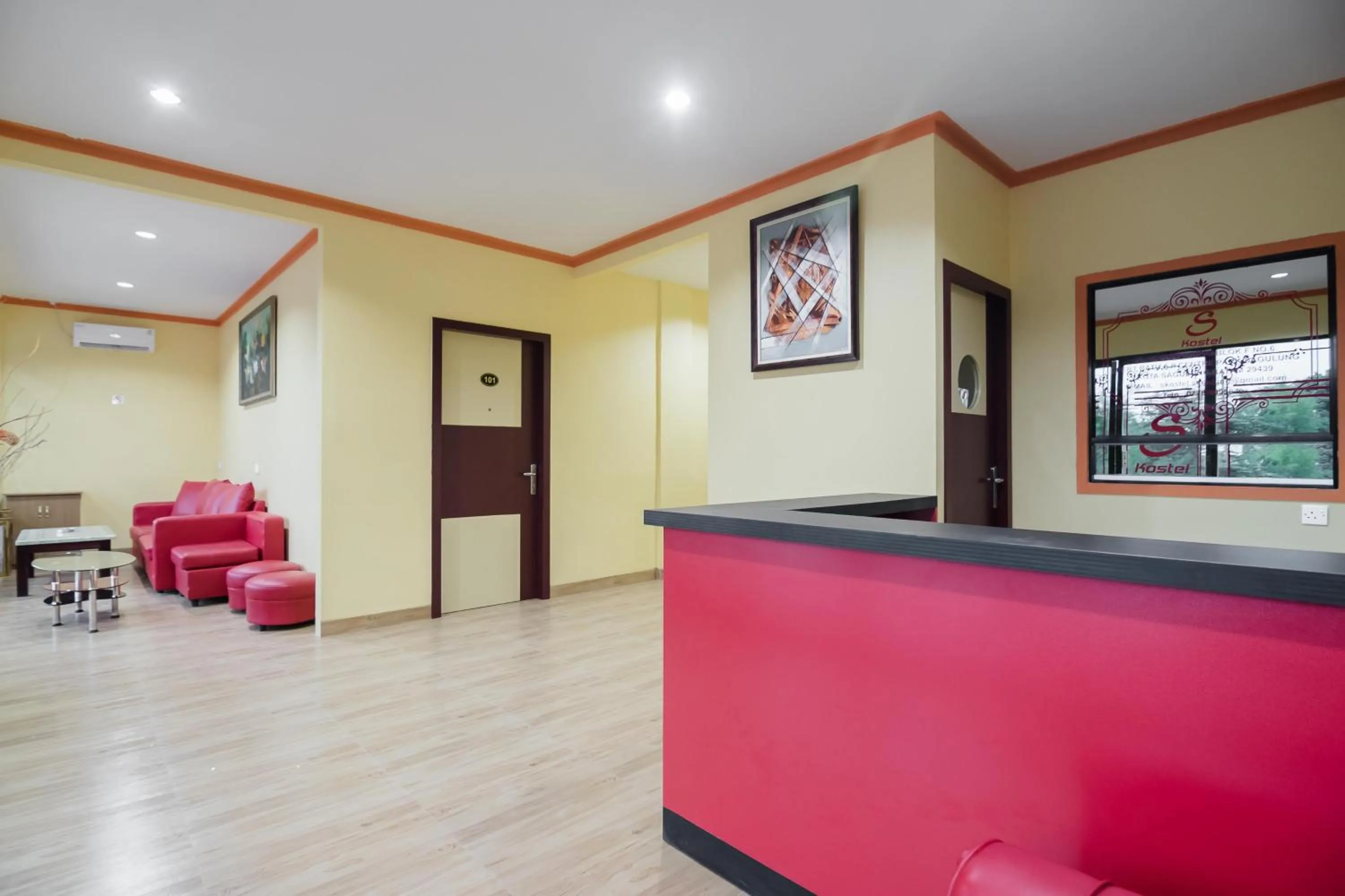 Lobby or reception in RedDoorz @ Batu Aji Batam 2