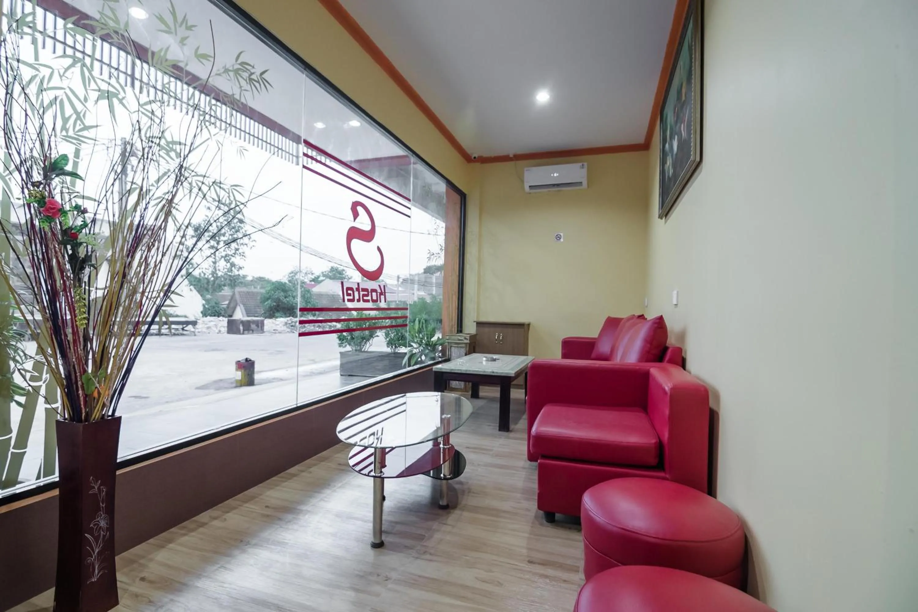 Lobby or reception in RedDoorz @ Batu Aji Batam 2