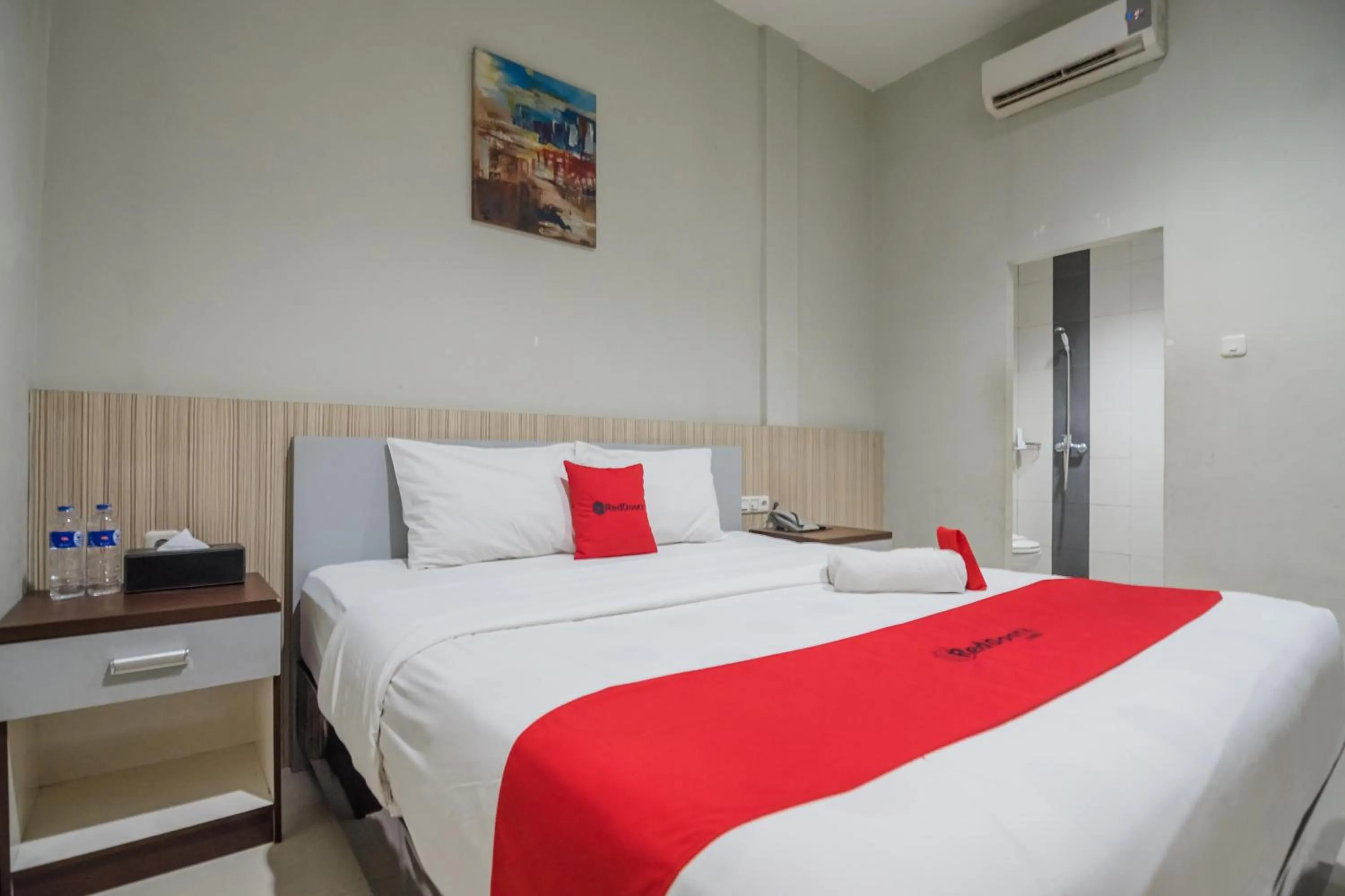 Bedroom in RedDoorz Plus near Simpang Rimbo Jambi
