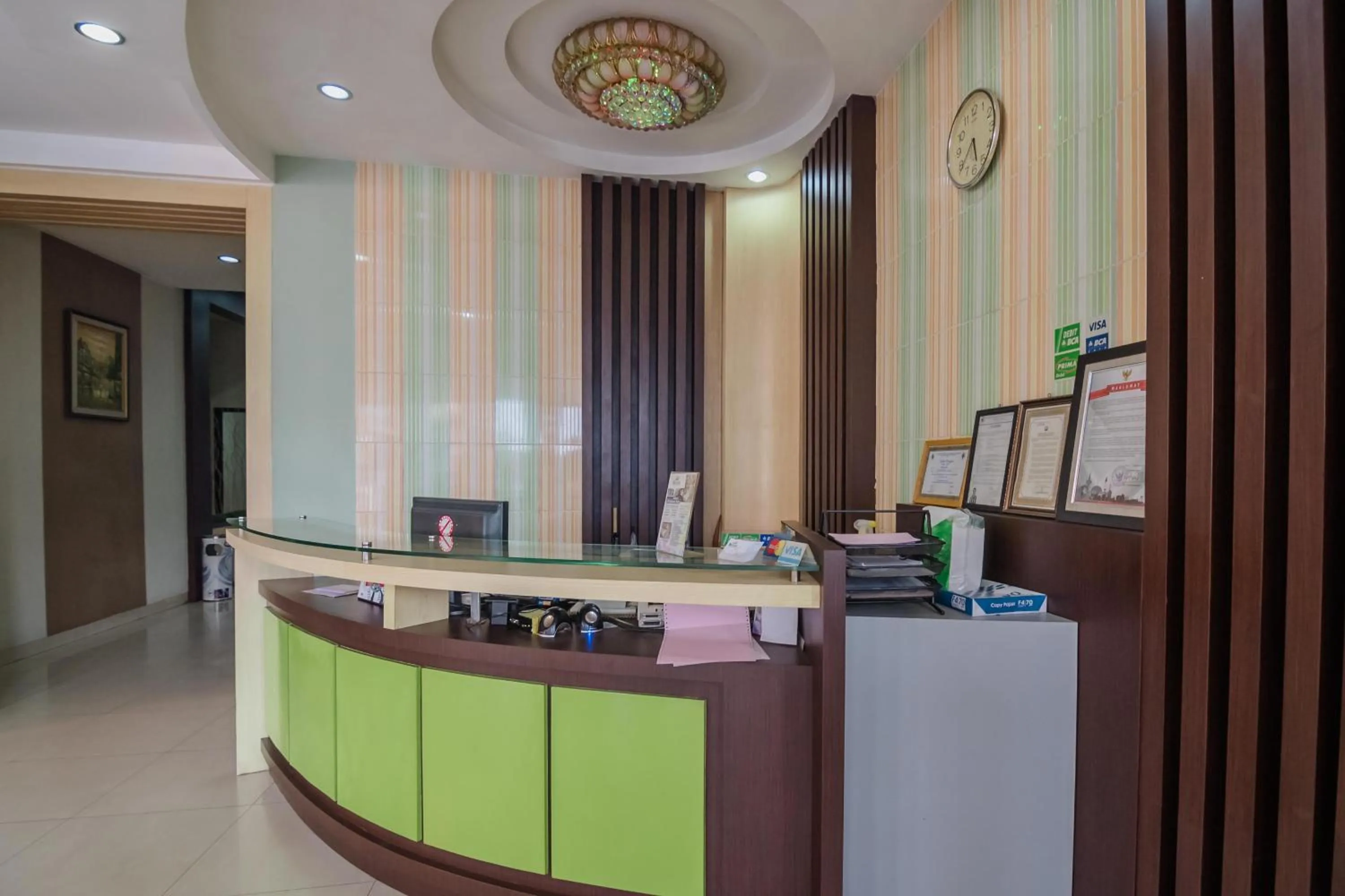 Lobby or reception, Lobby/Reception in RedDoorz Plus near Simpang Rimbo Jambi