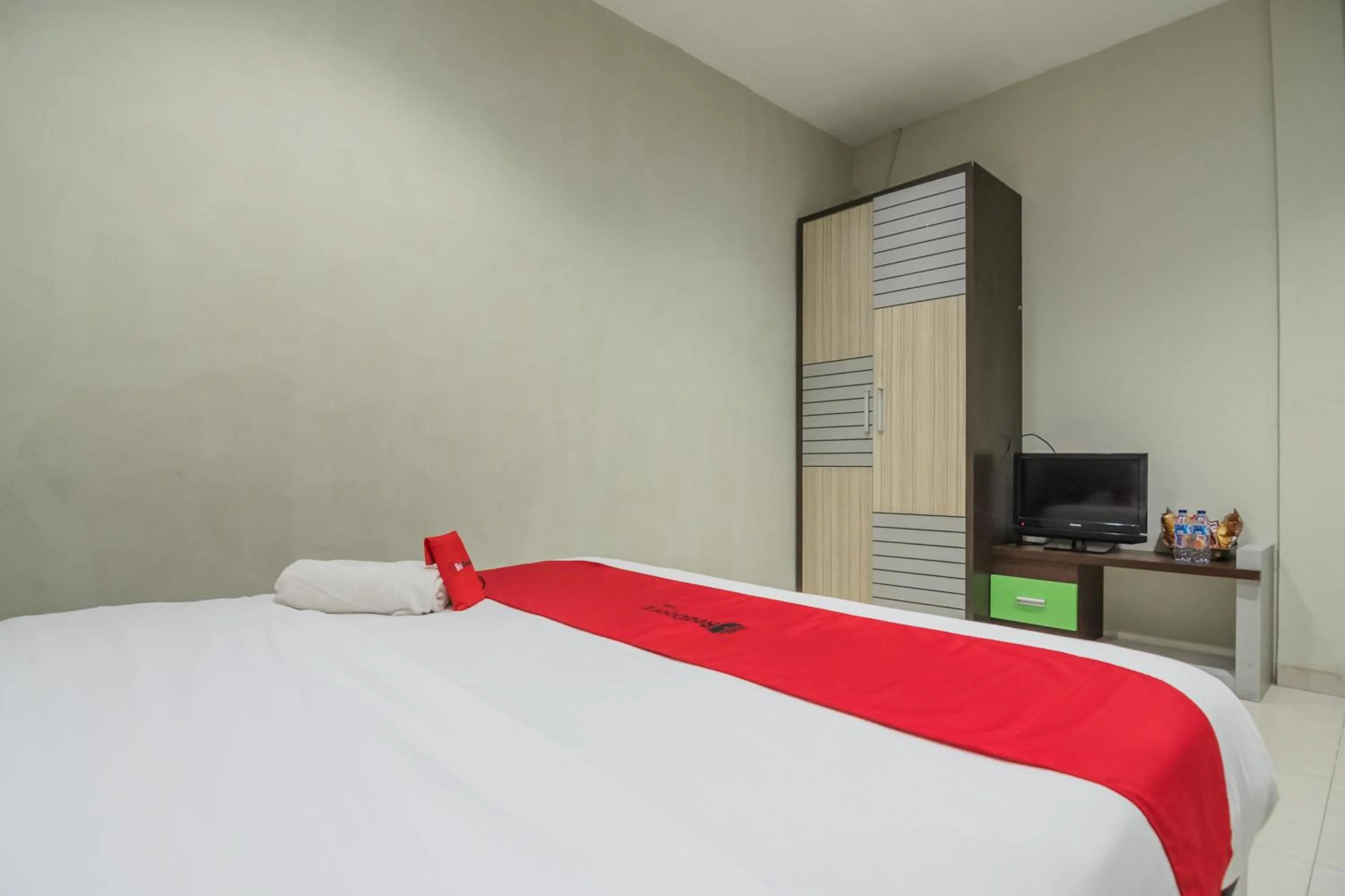 Bathroom in RedDoorz Plus near Simpang Rimbo Jambi