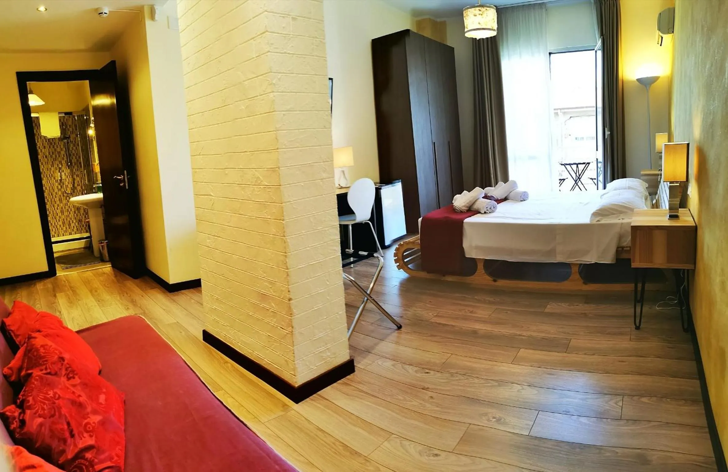 Photo of the whole room in Casa Come Me