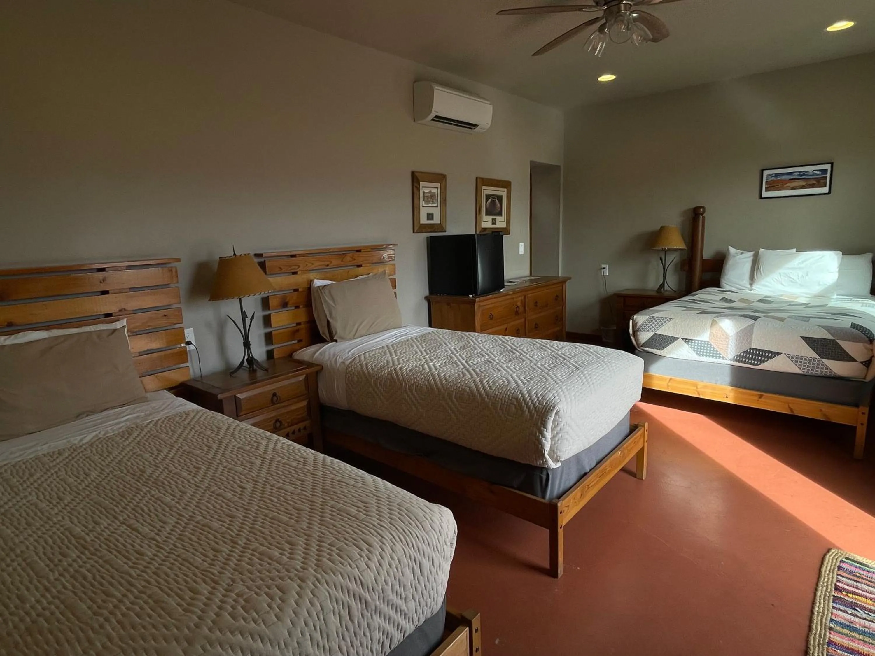 Bed in Lee's Ferry Lodge at Vermilion Cliffs
