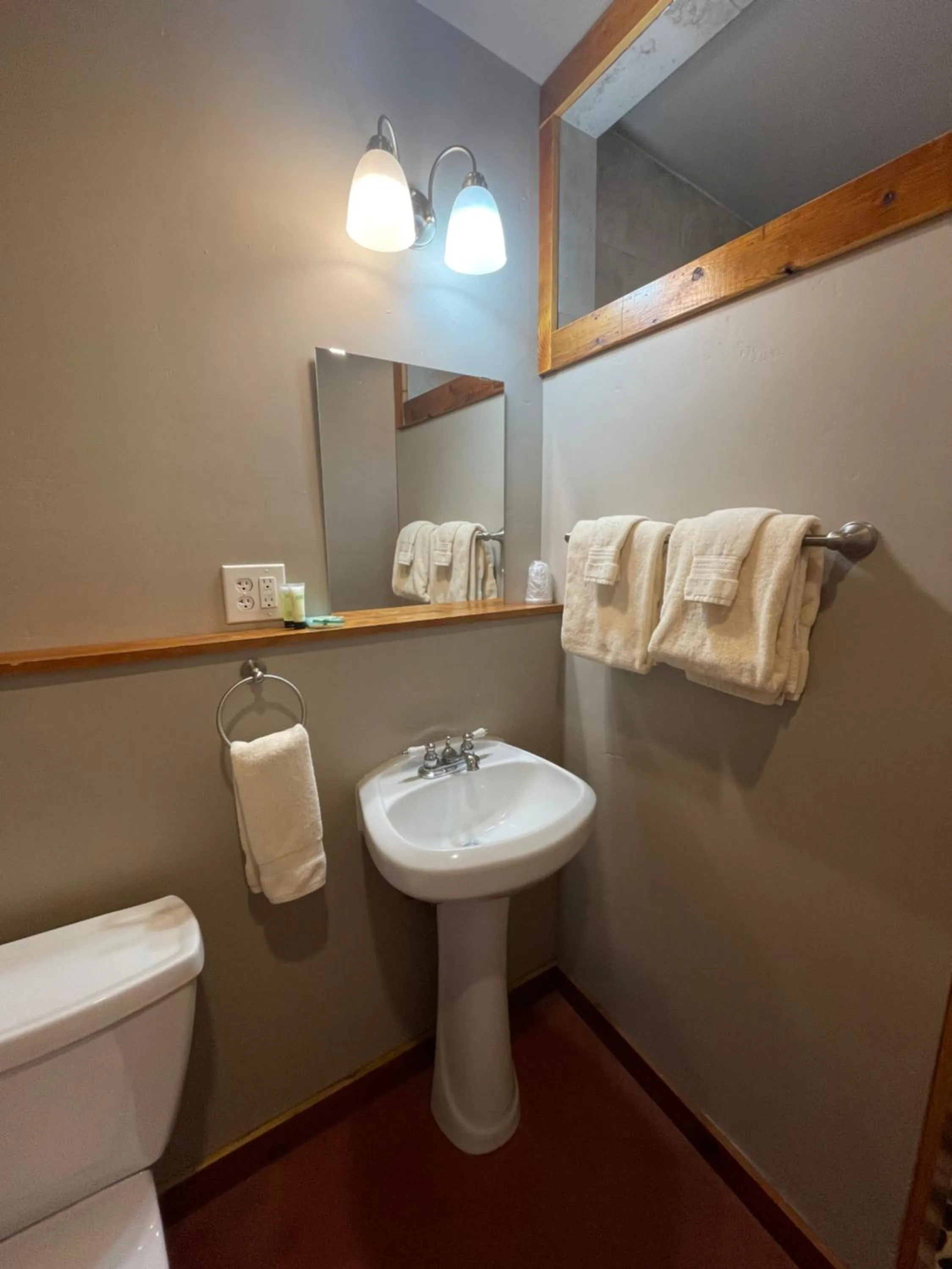 Toilet in Lee's Ferry Lodge at Vermilion Cliffs
