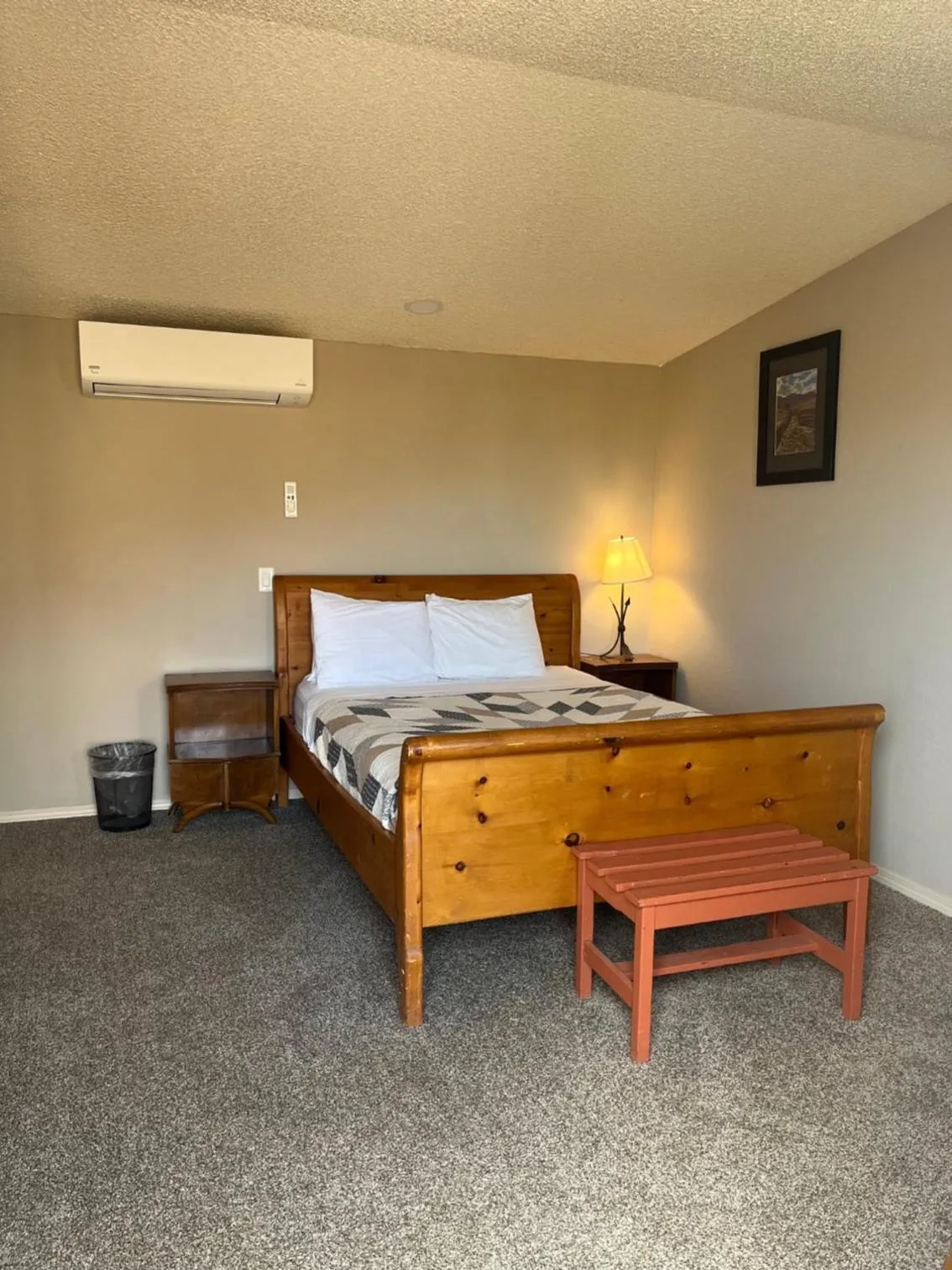 Bed in Lee's Ferry Lodge at Vermilion Cliffs