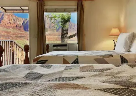 Bed in Lee's Ferry Lodge at Vermilion Cliffs