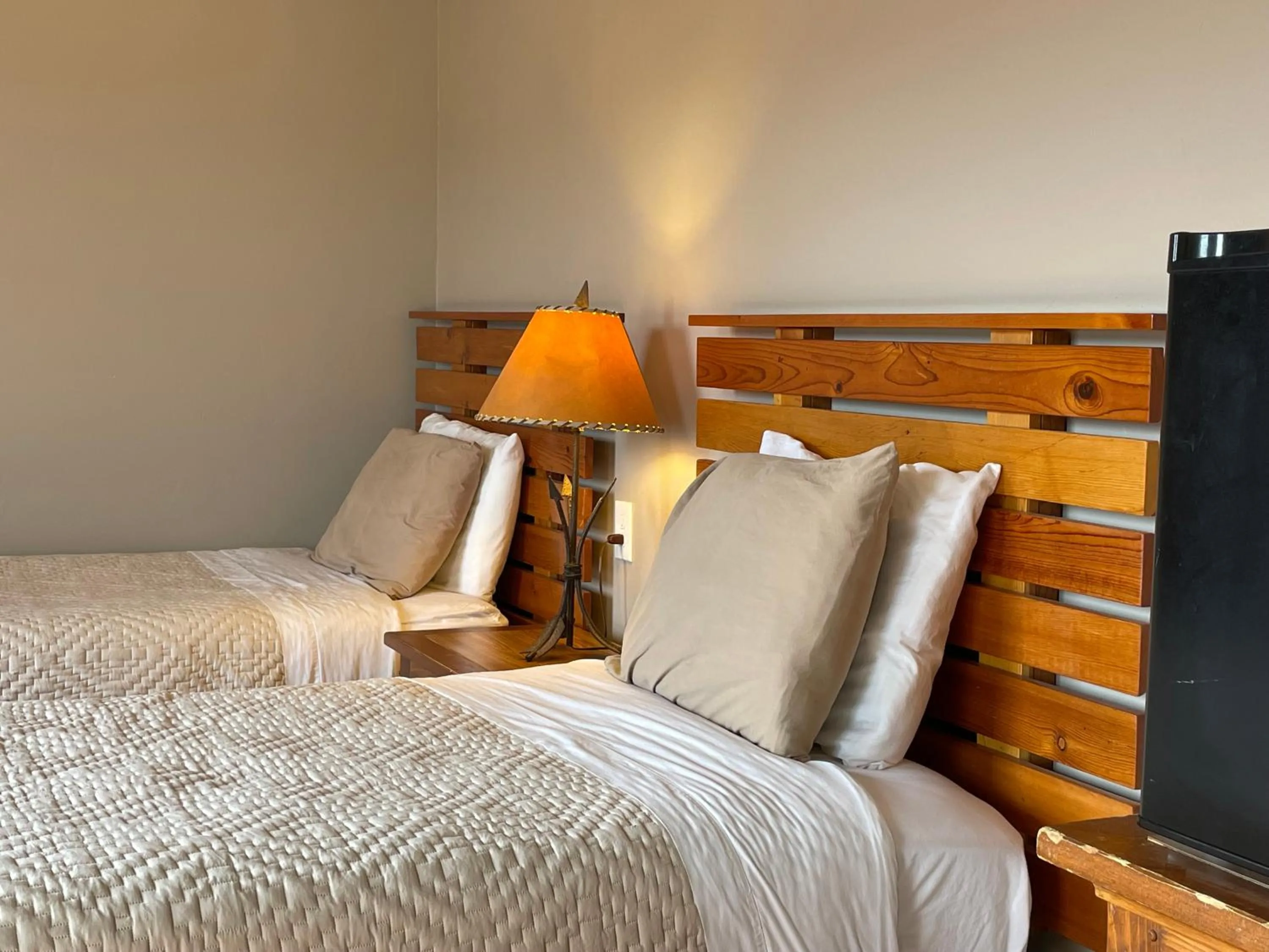 Bed in Lee's Ferry Lodge at Vermilion Cliffs