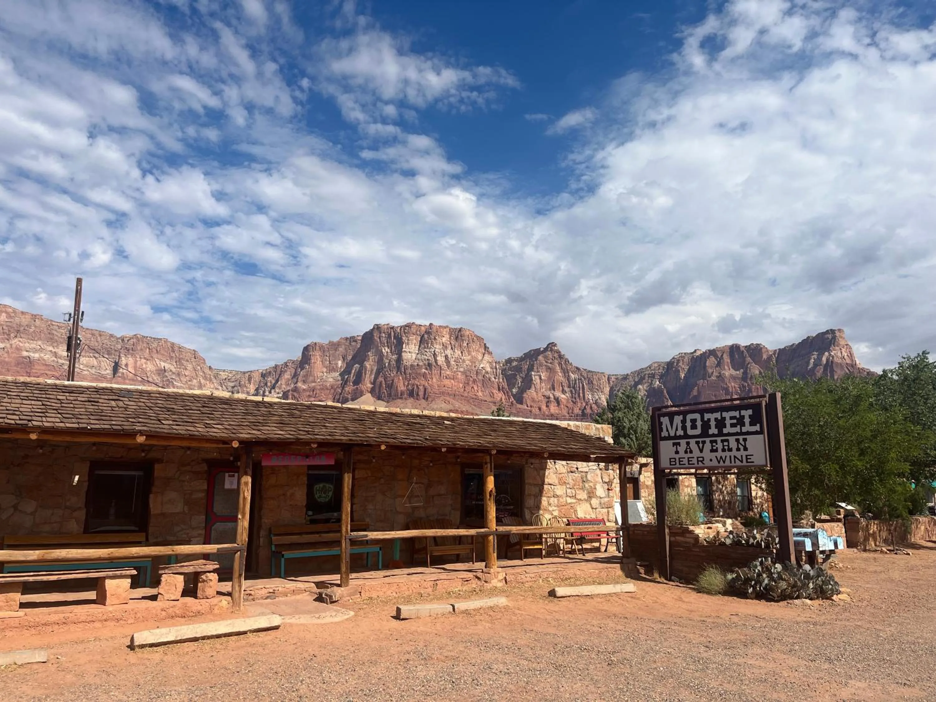 Billiard in Lee's Ferry Lodge at Vermilion Cliffs