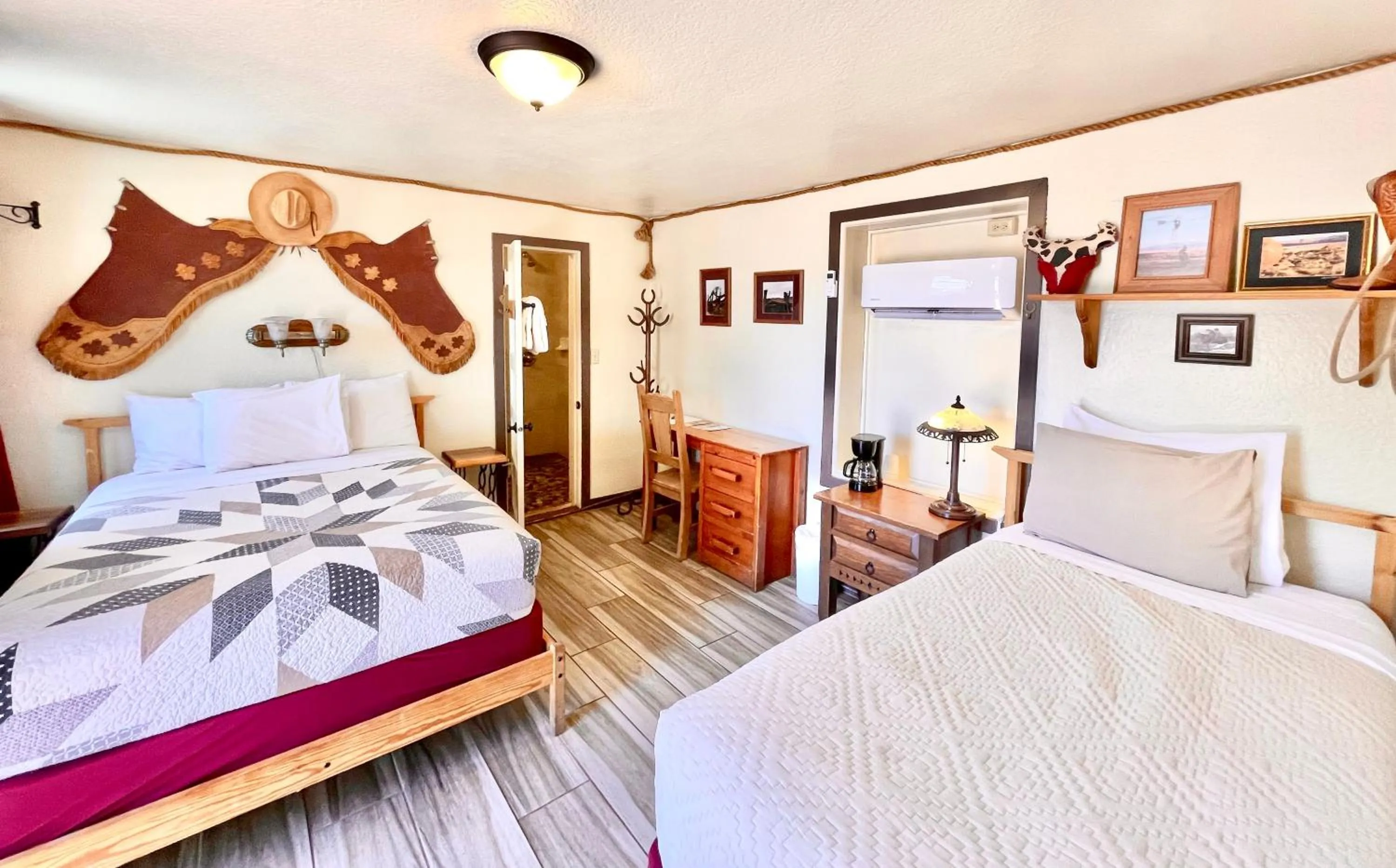 Bed in Lee's Ferry Lodge at Vermilion Cliffs