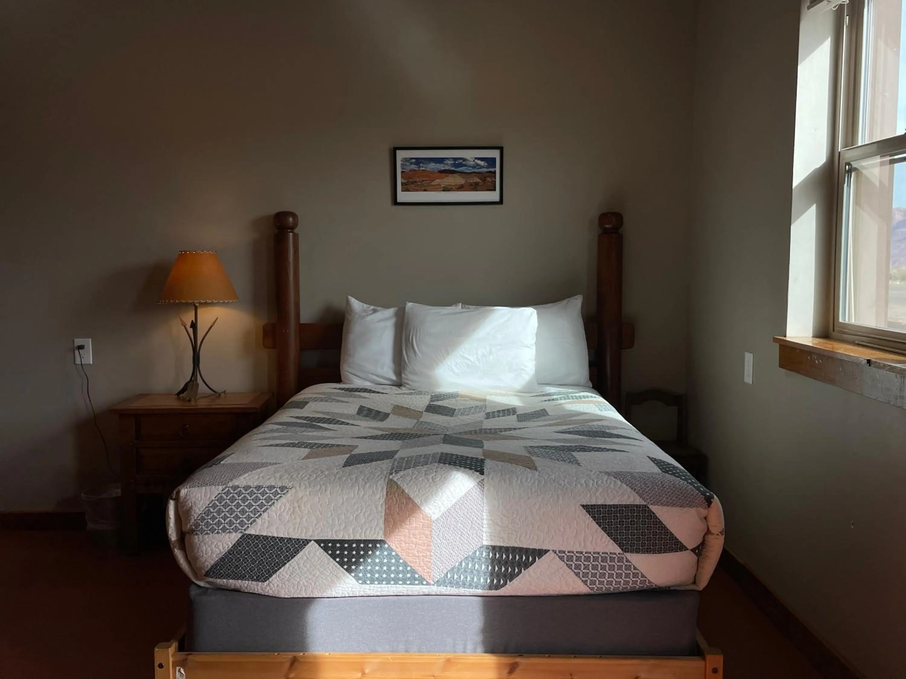 Bed in Lee's Ferry Lodge at Vermilion Cliffs