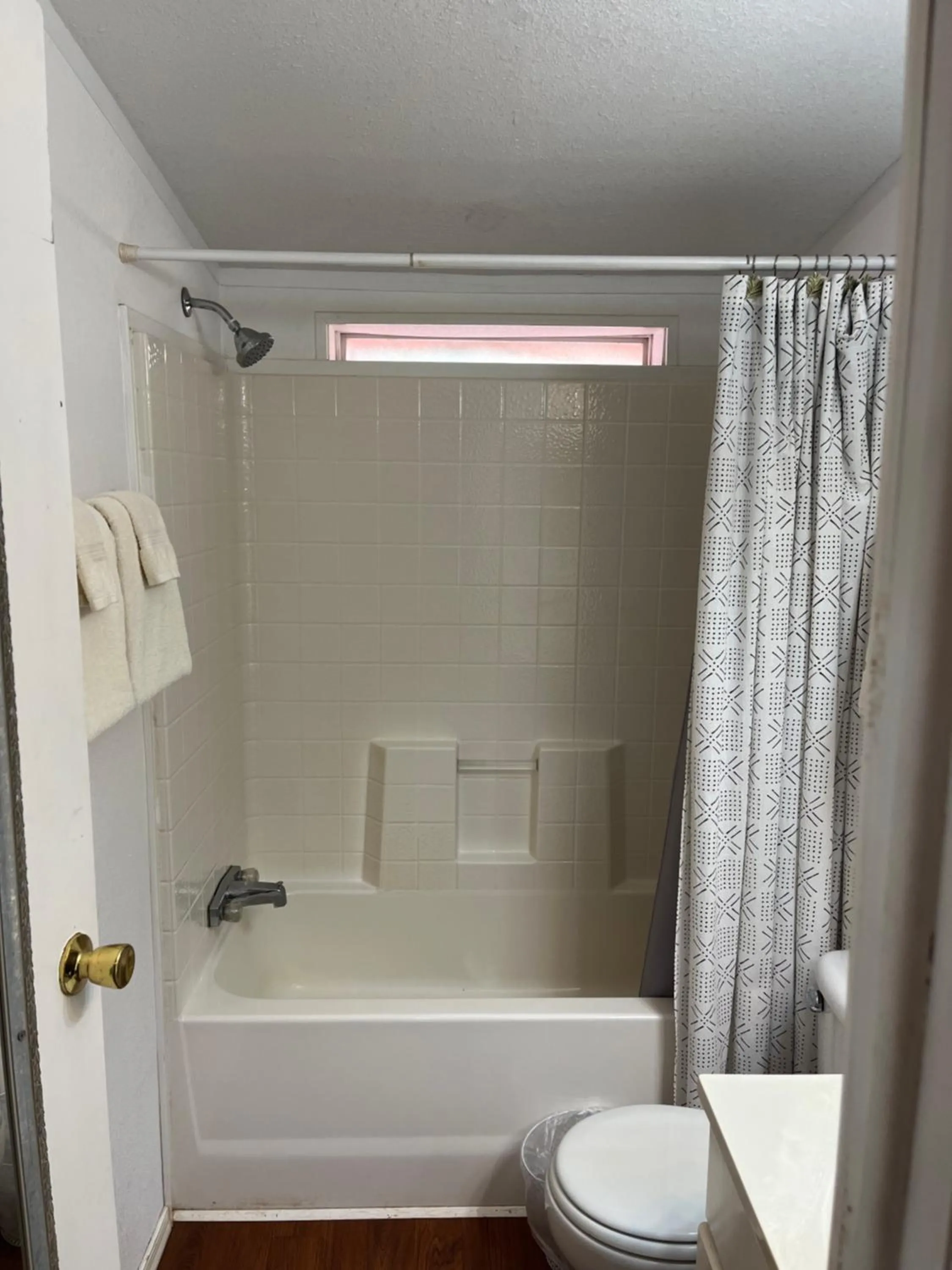 Shower in Lee's Ferry Lodge at Vermilion Cliffs