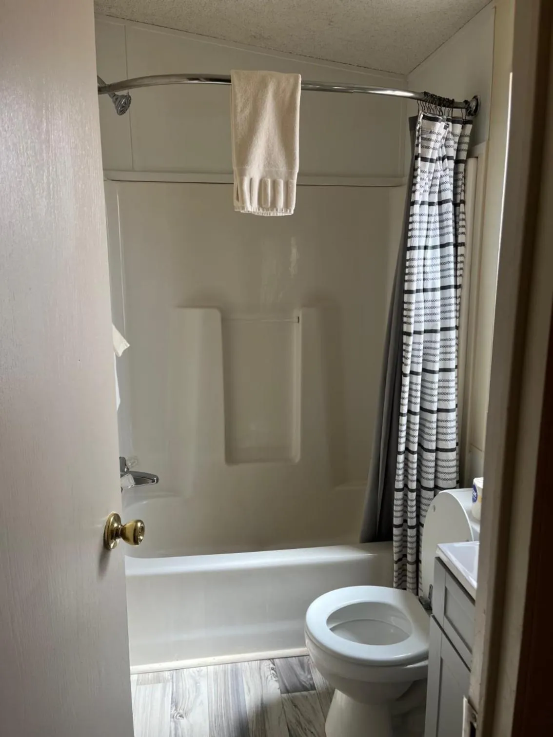 Toilet in Lee's Ferry Lodge at Vermilion Cliffs