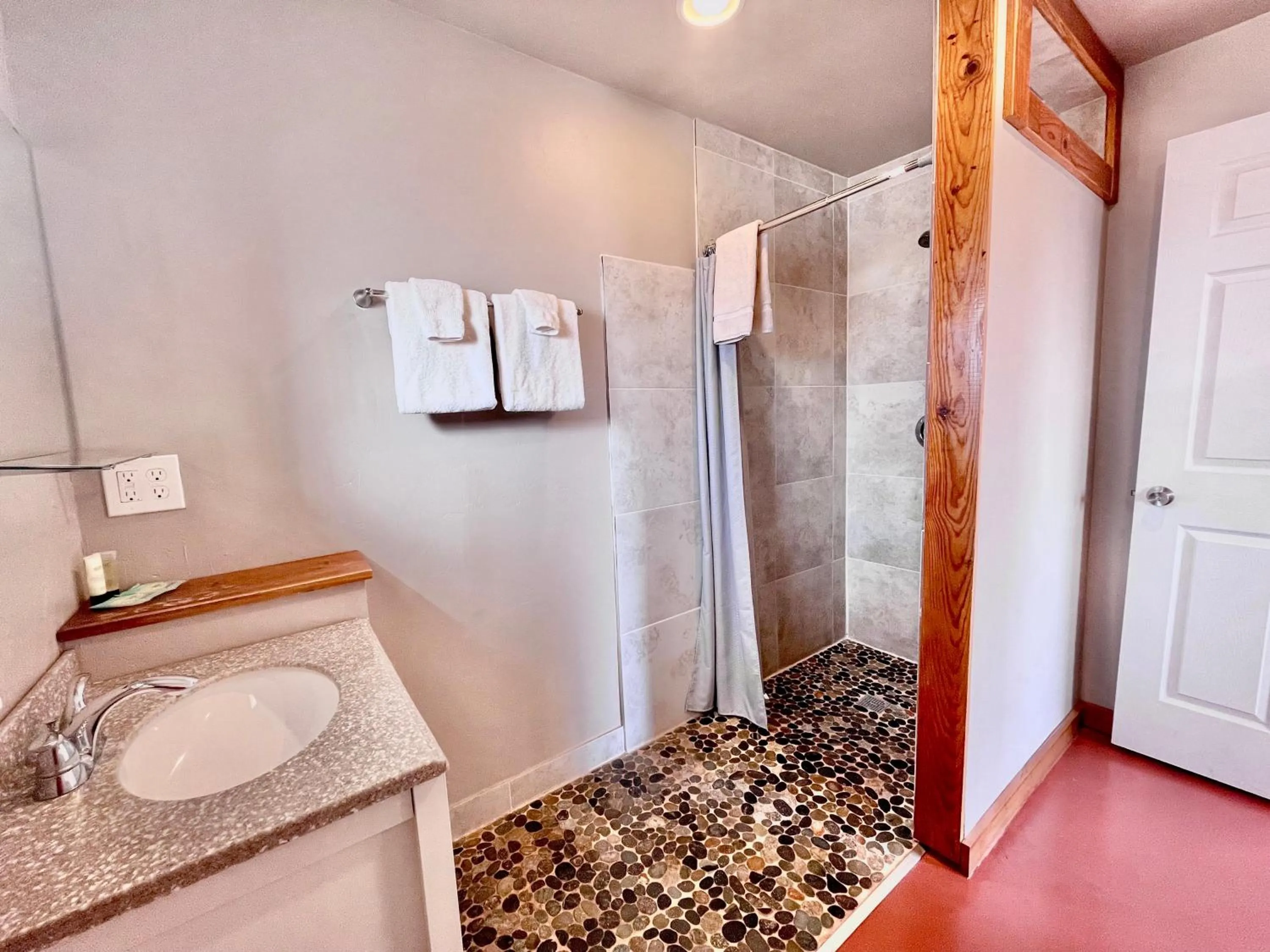 Shower in Lee's Ferry Lodge at Vermilion Cliffs
