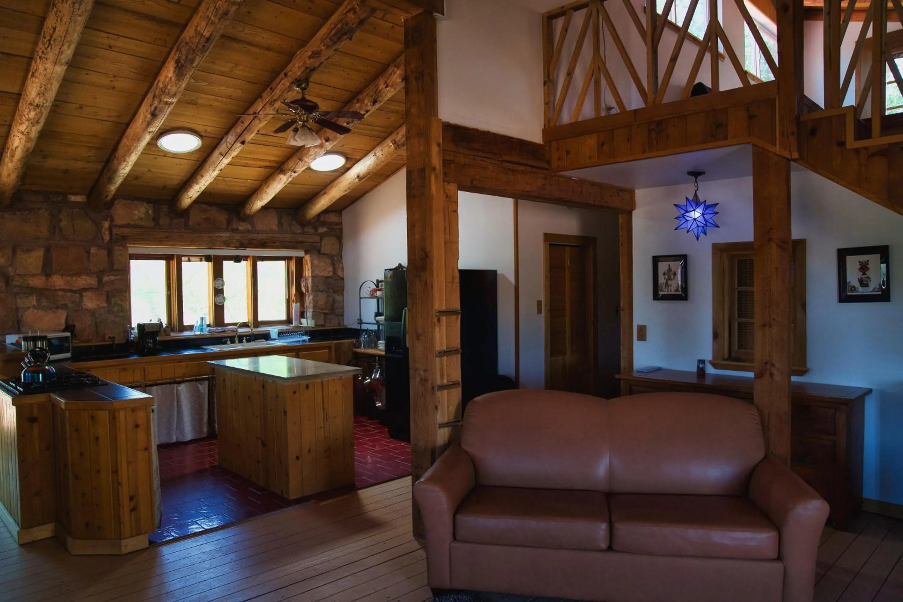 Living room in Lee's Ferry Lodge at Vermilion Cliffs
