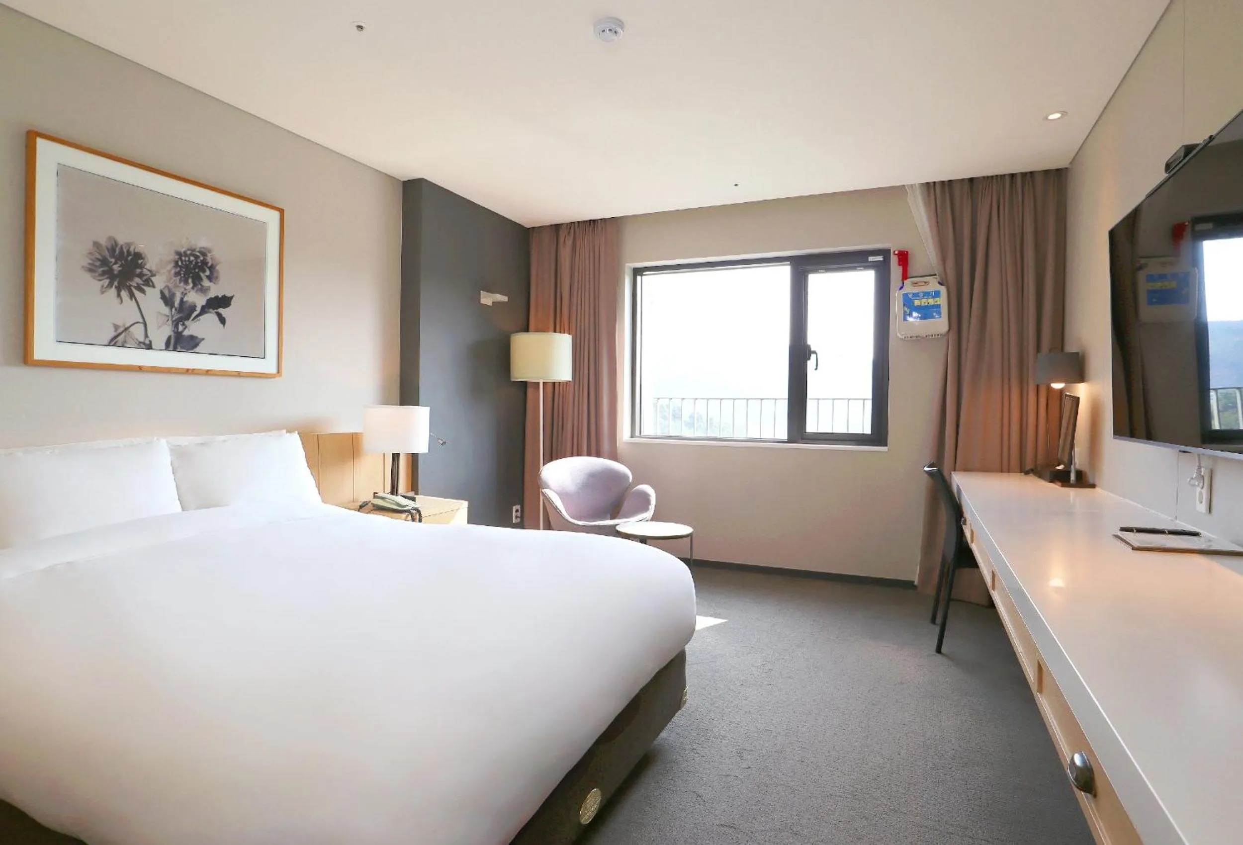 Bed in Eden Paradise Hotel