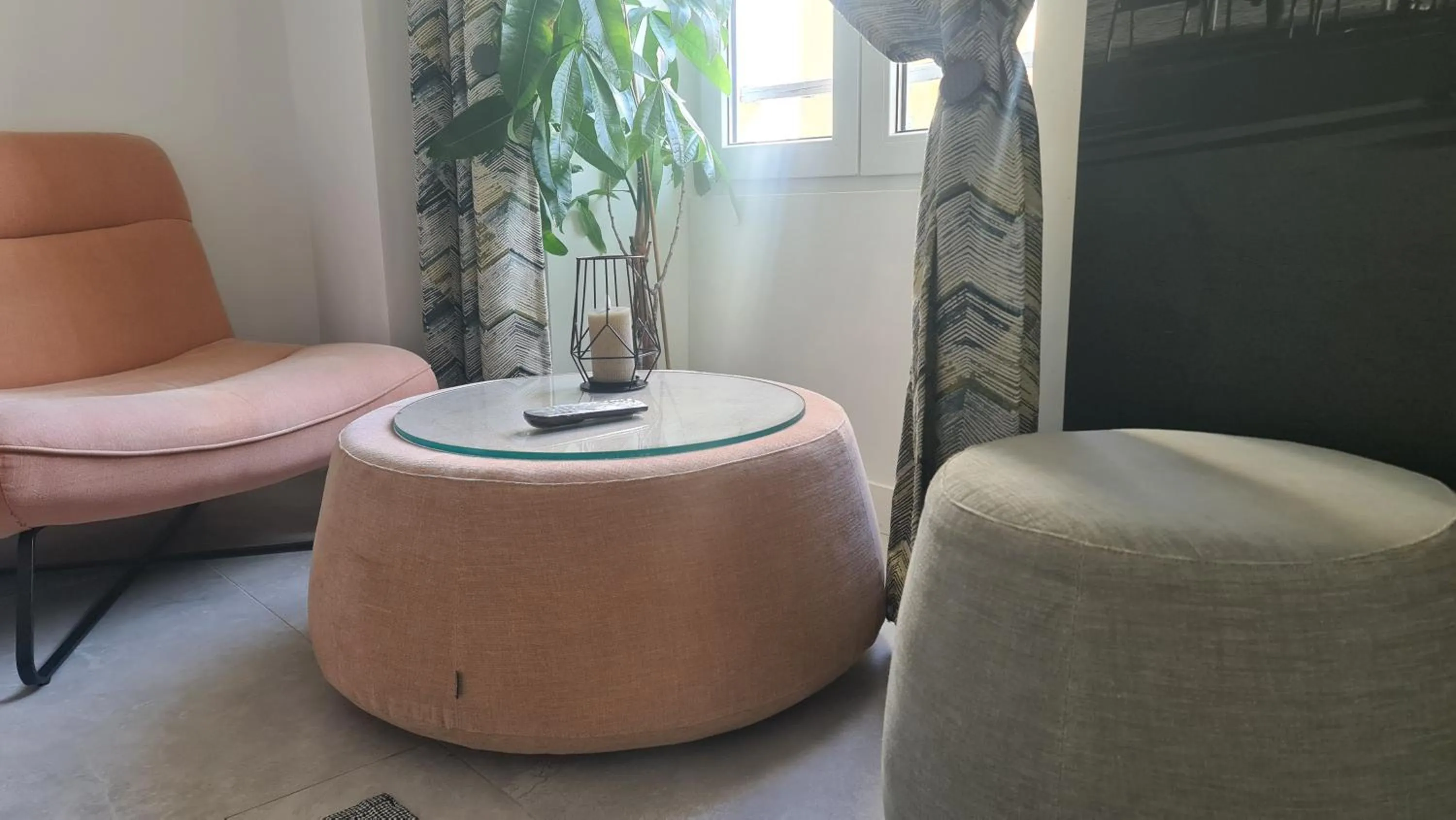 Seating area in Le Petit Trianon et le Charme des Suites