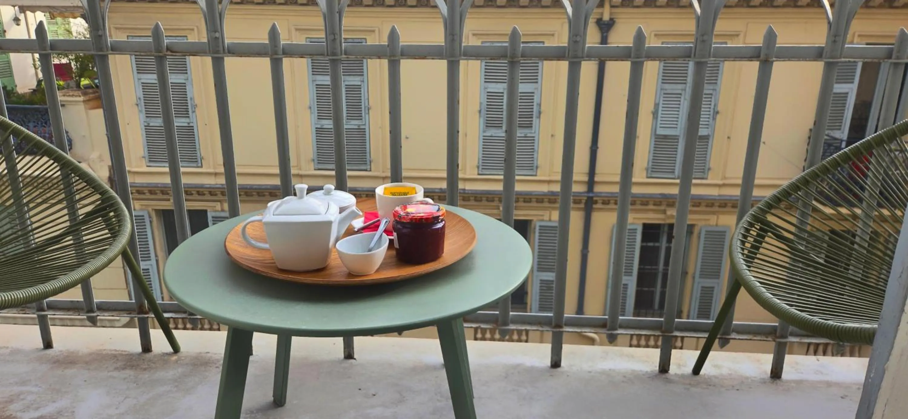 Day in Le Petit Trianon et le Charme des Suites