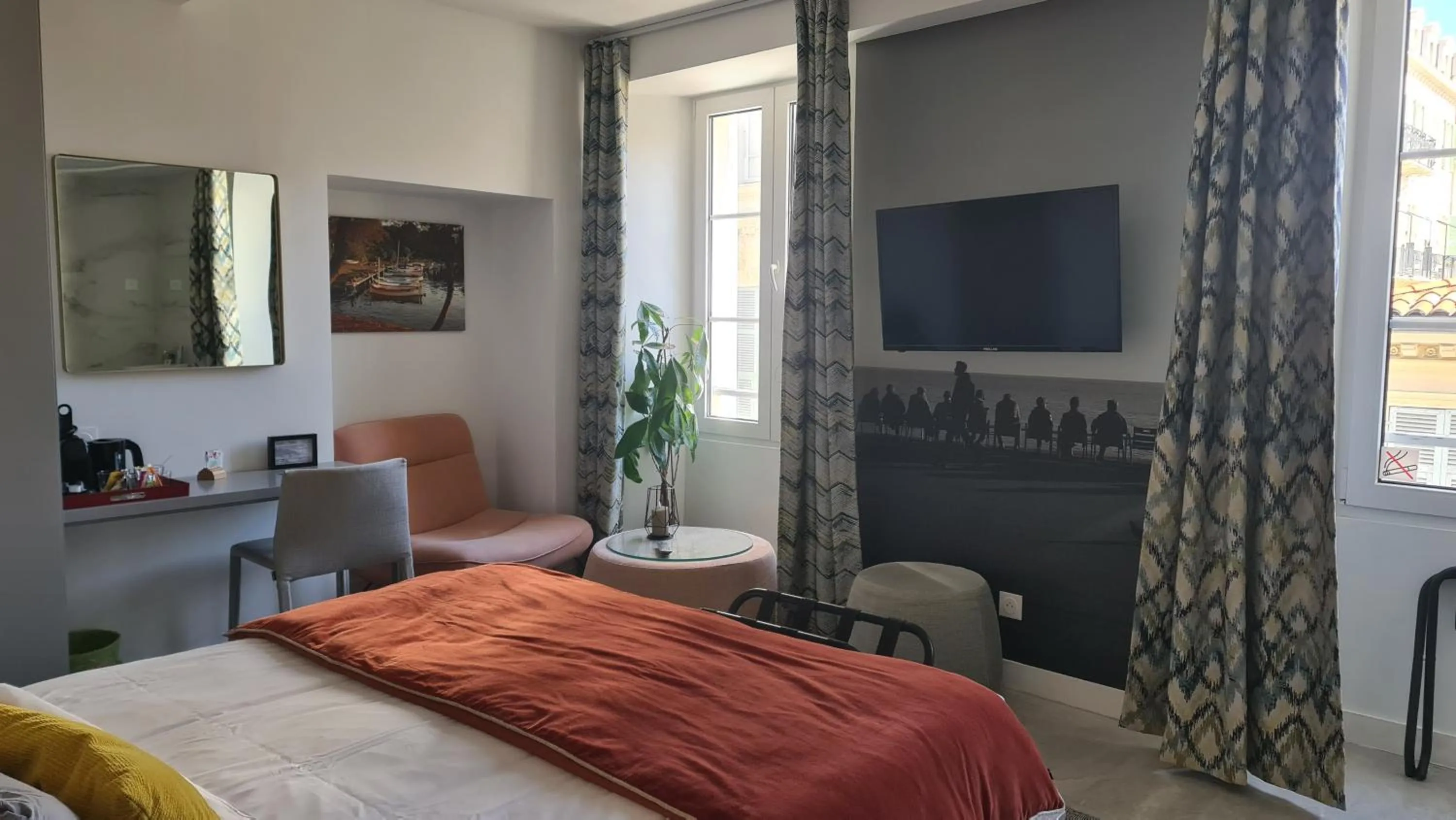 Bed in Le Petit Trianon et le Charme des Suites