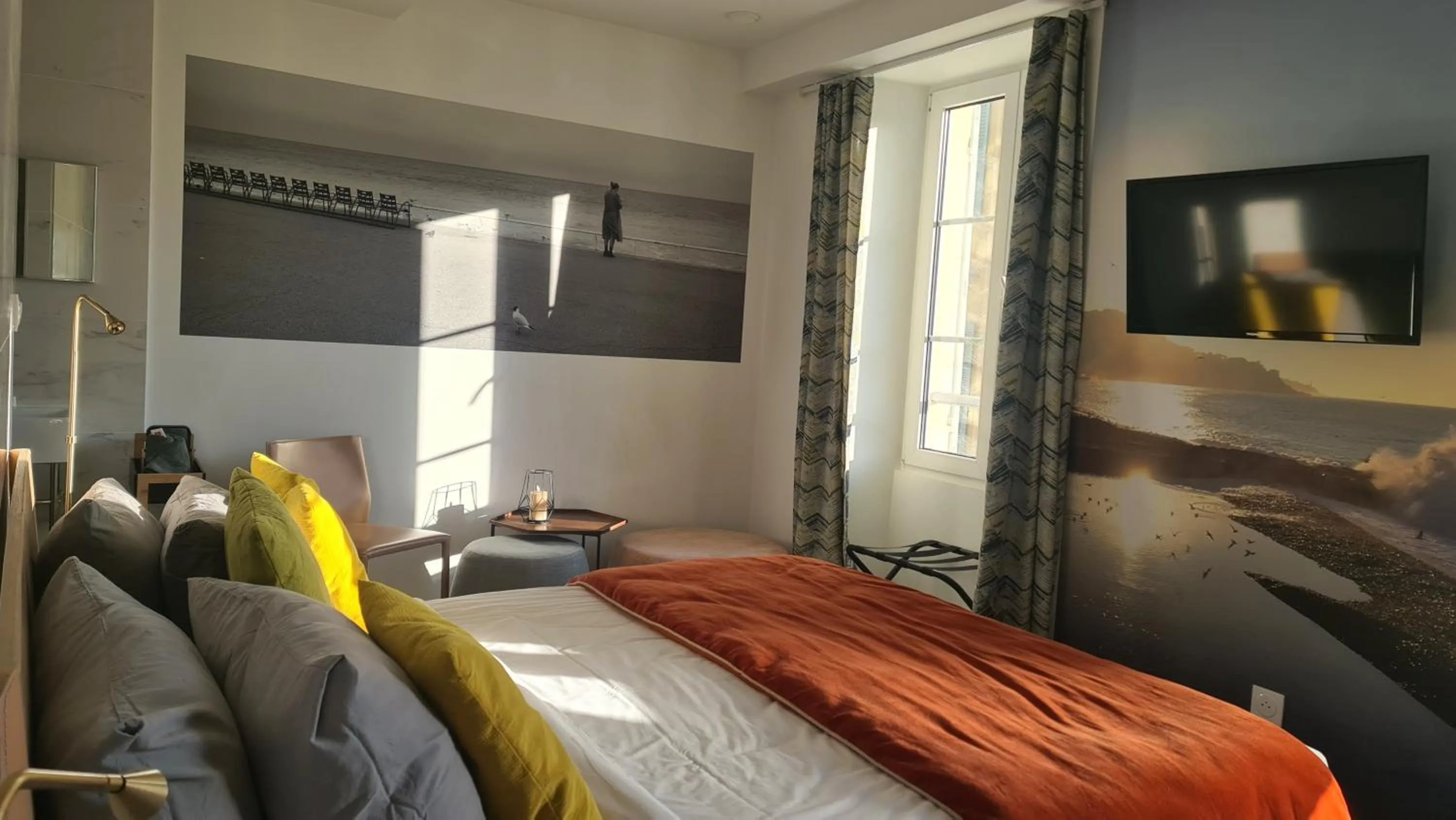 Bed in Le Petit Trianon et le Charme des Suites